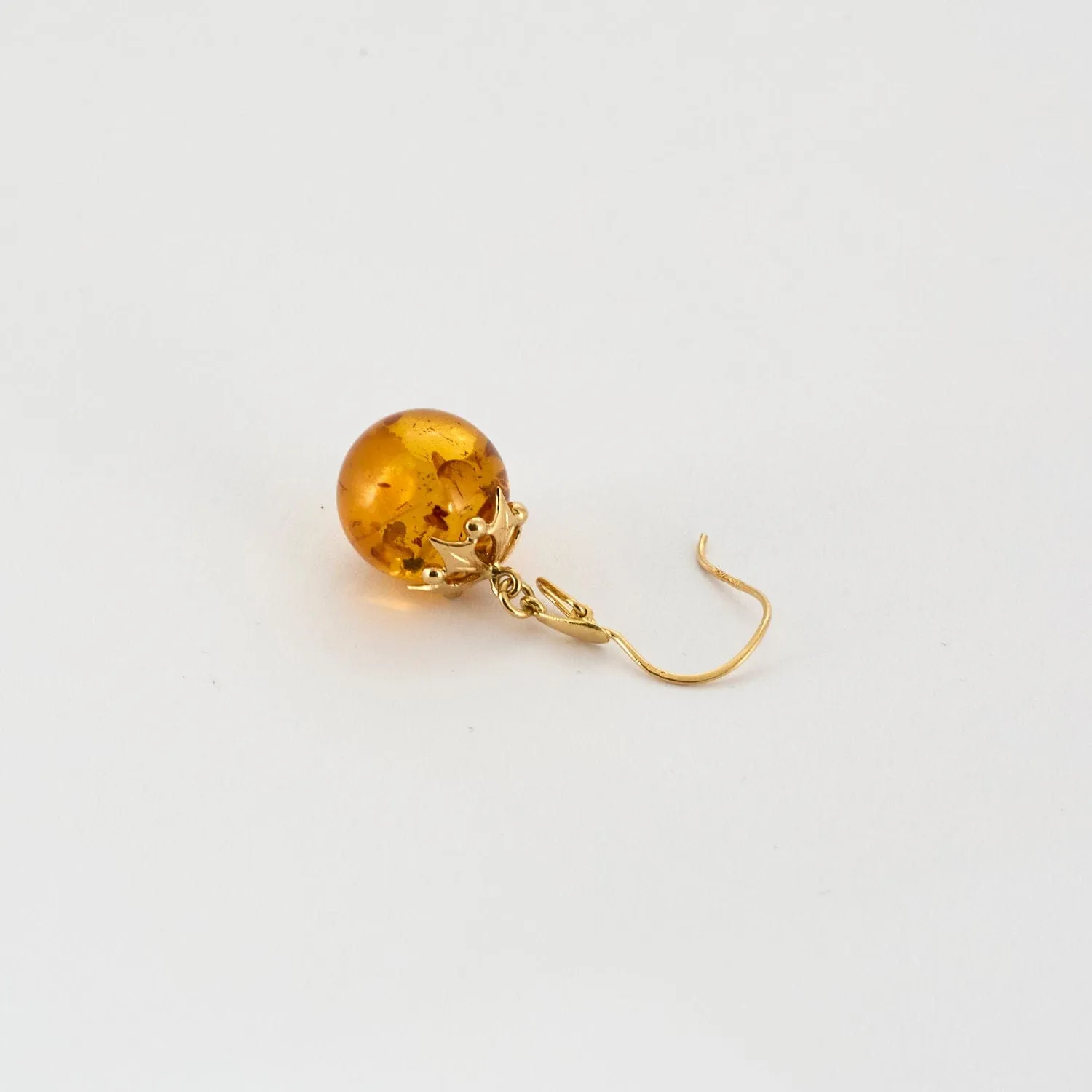 Boucles d'oreilles dormeuses or jaune et ambre sold by 58 Facettes product image thumbnail 3