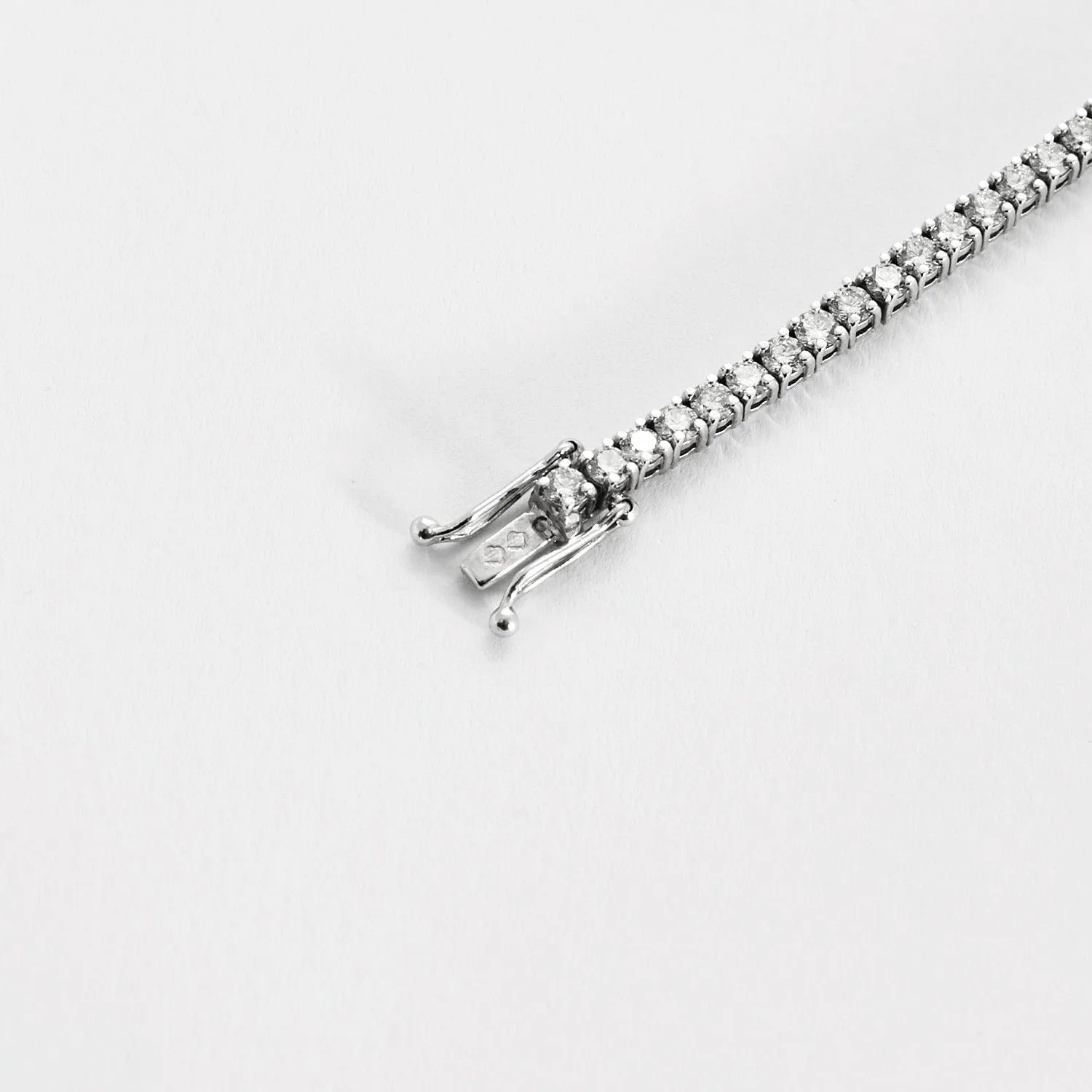 Bracelet tennis en or blanc et diamants sold by 58 Facettes product image thumbnail 3