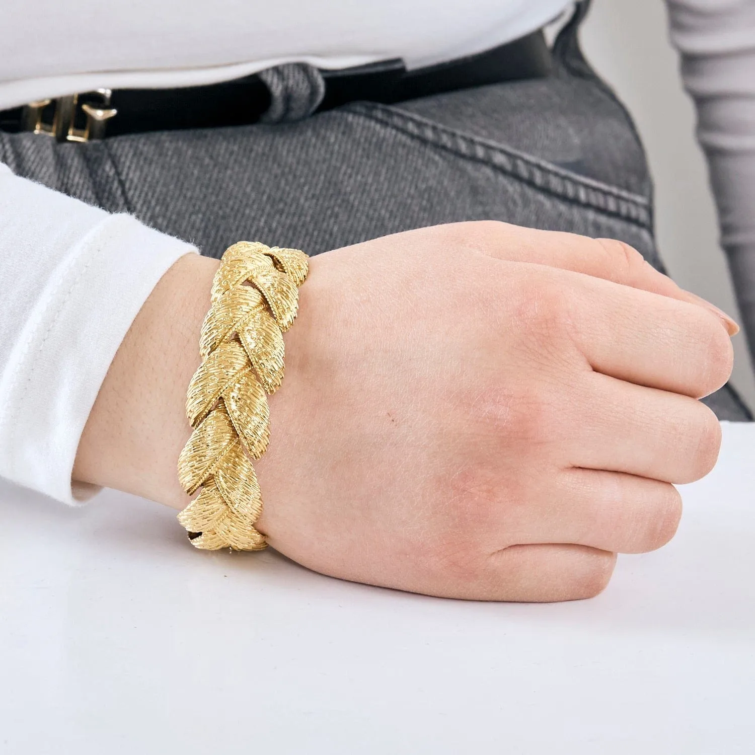 Bracelet feuillagé en or jaune sold by 58 Facettes product image thumbnail 2