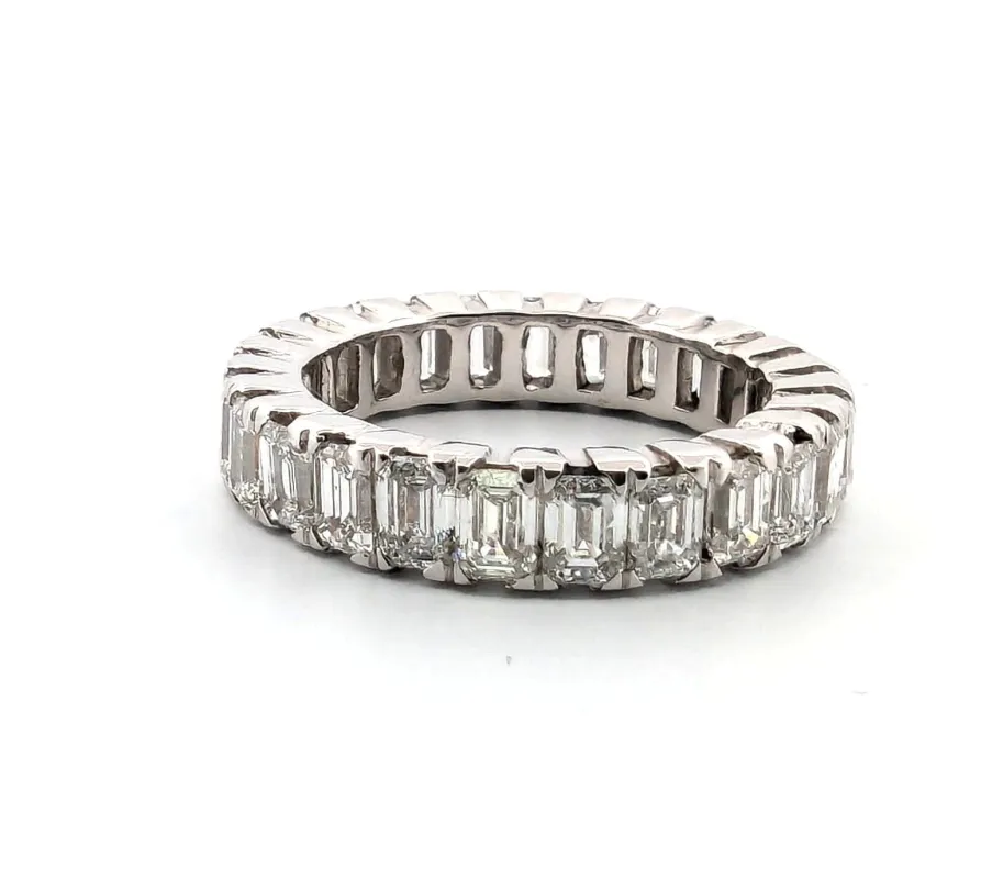 Bague exclusive en or blanc avec diamants taille baguette sold by 58 Facettes