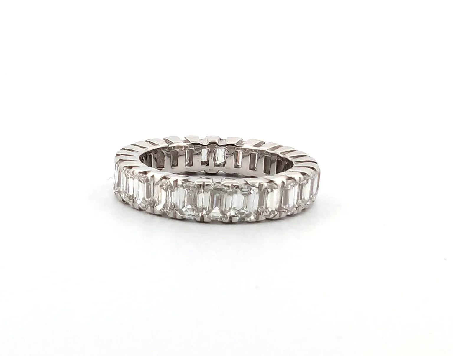 Bague exclusive en or blanc avec diamants taille baguette sold by 58 Facettes product image thumbnail 3