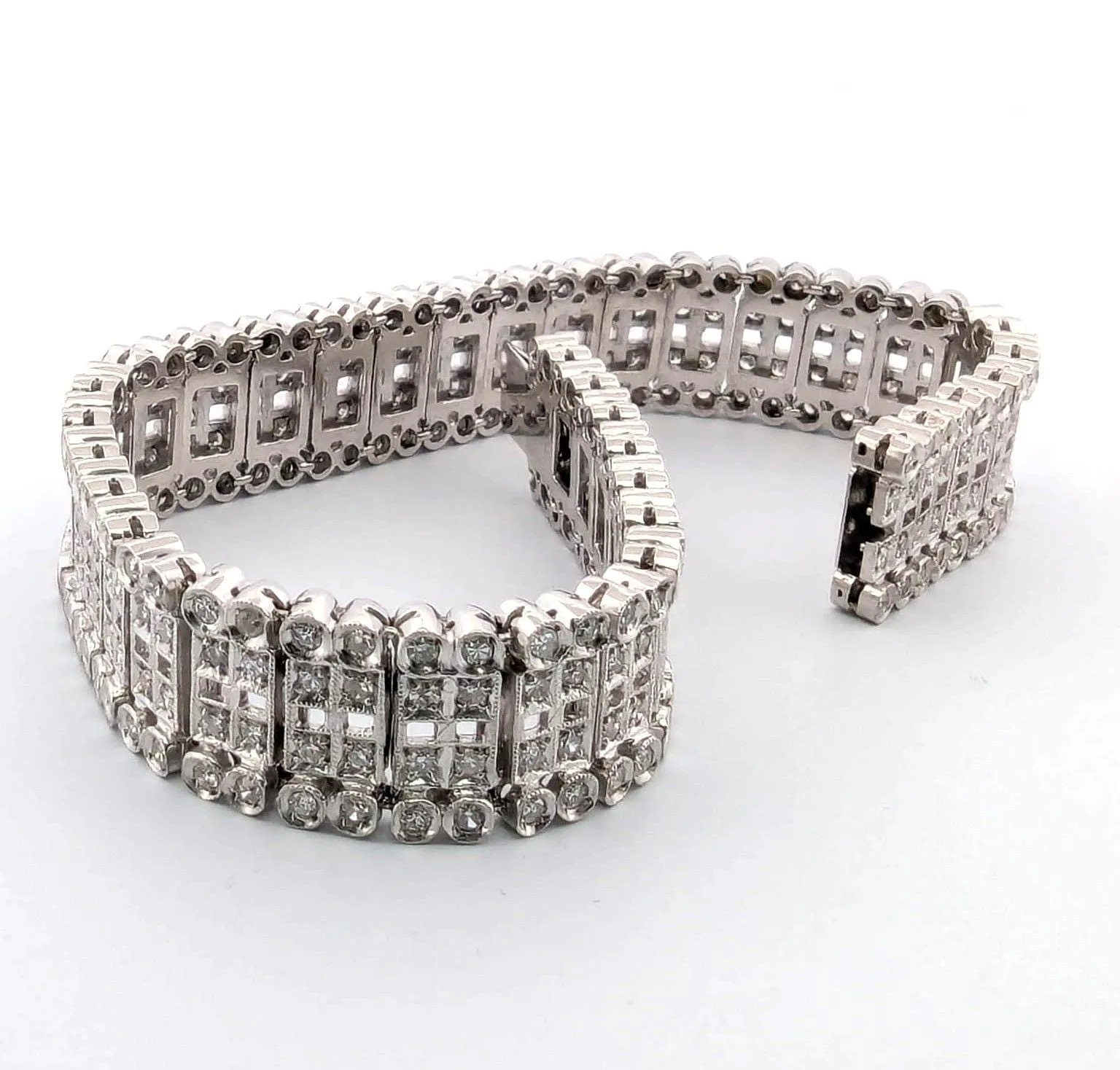 Bracelet en or blanc avec diamants sold by 58 Facettes product image thumbnail 4