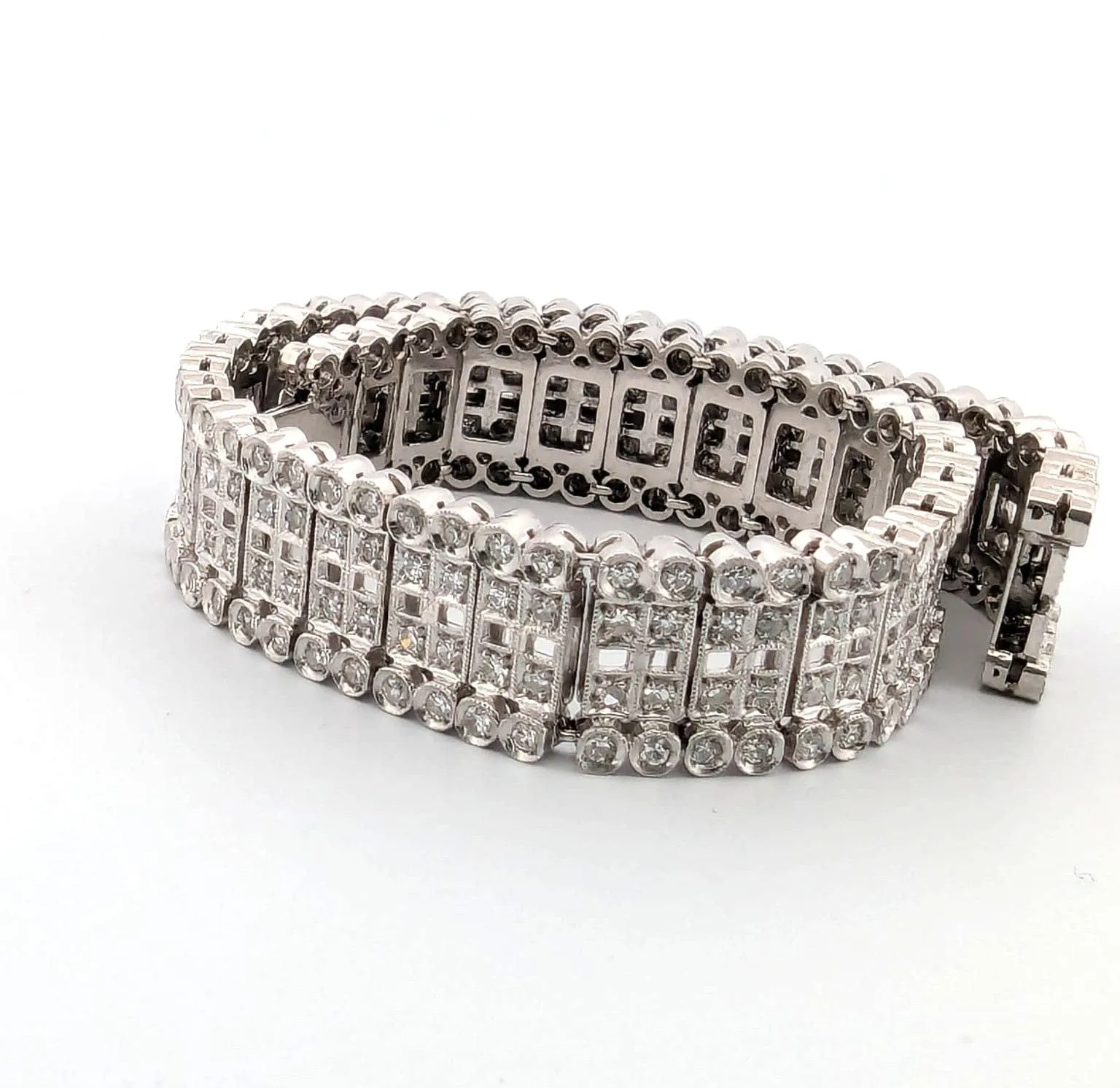 Bracelet en or blanc avec diamants sold by 58 Facettes