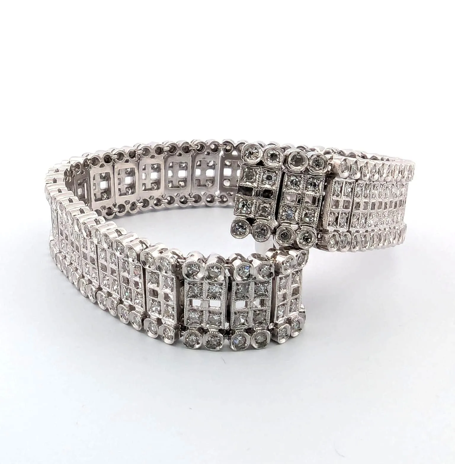 Bracelet en or blanc avec diamants sold by 58 Facettes product image thumbnail 2
