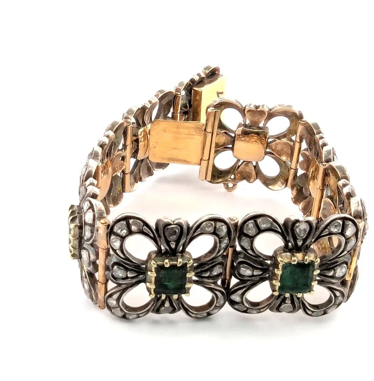 Bracelet ancien en or jaune et argent avec émeraudes et diamants sold by 58 Facettes