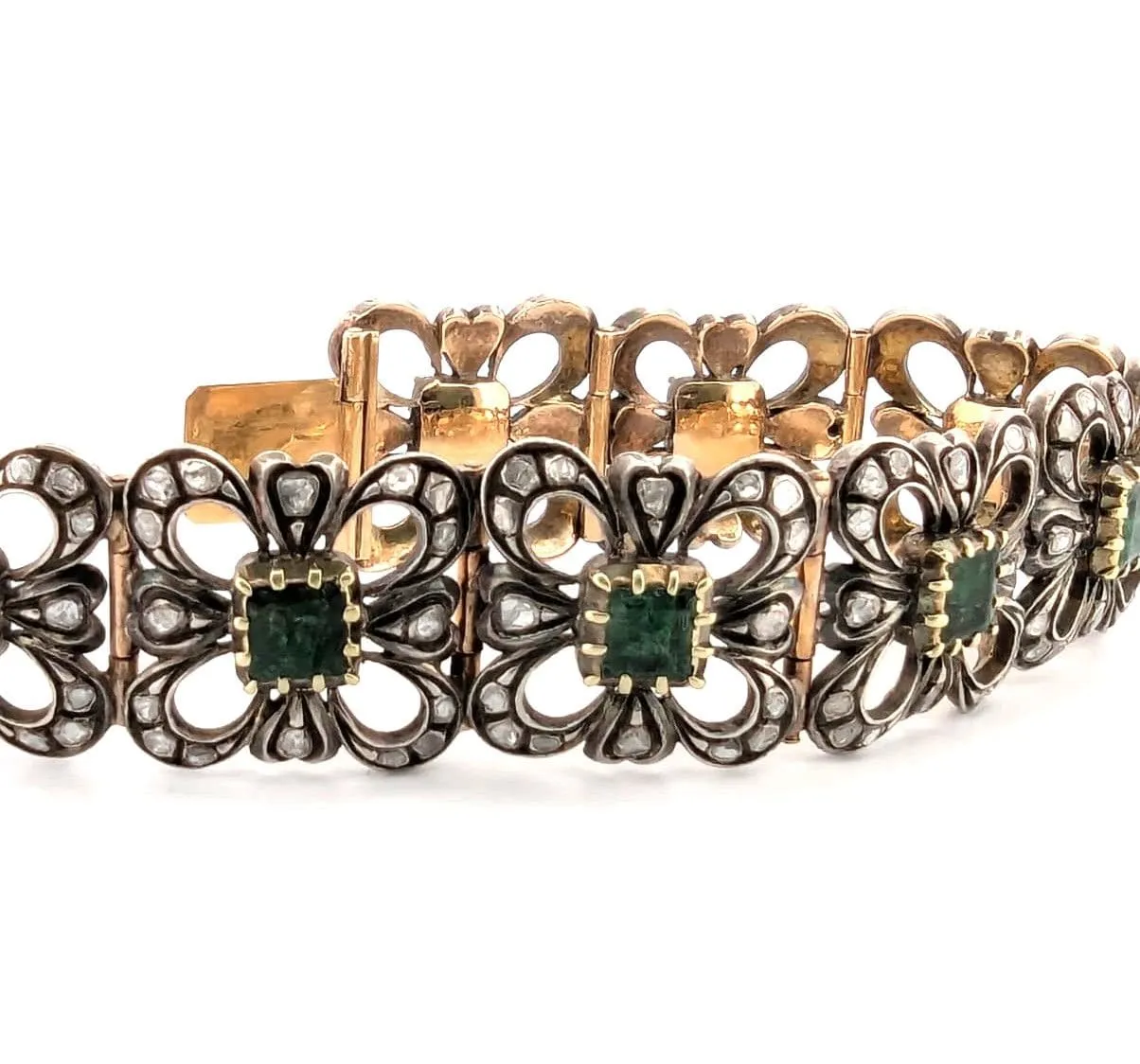 Bracelet ancien en or jaune et argent avec émeraudes et diamants sold by 58 Facettes product image thumbnail 3