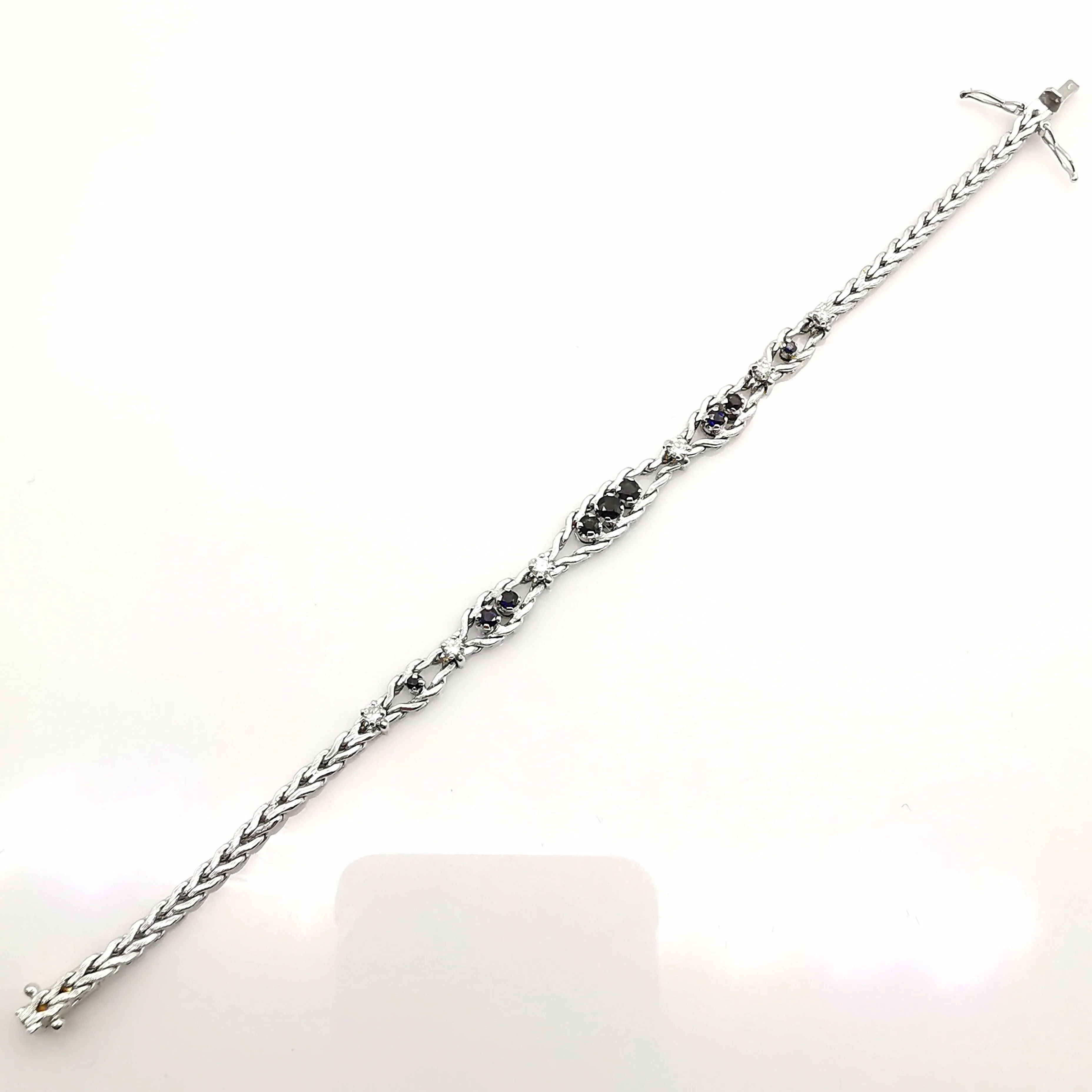 Bracelet ancien or blanc, saphirs, diamants sold by 58 Facettes product image thumbnail 3