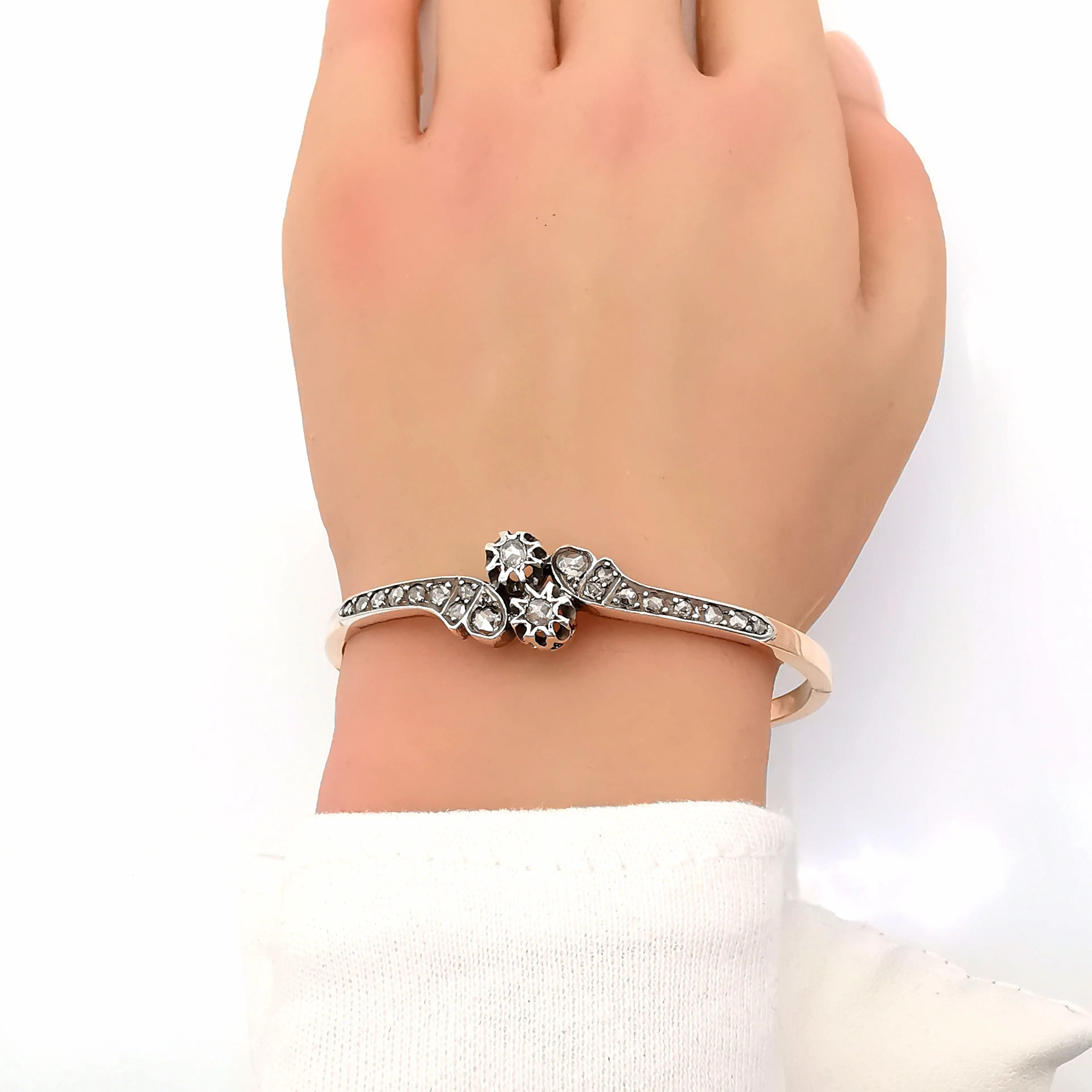 Bracelet jonc ouvrant or rose, argent et diamants sold by 58 Facettes product image thumbnail 2