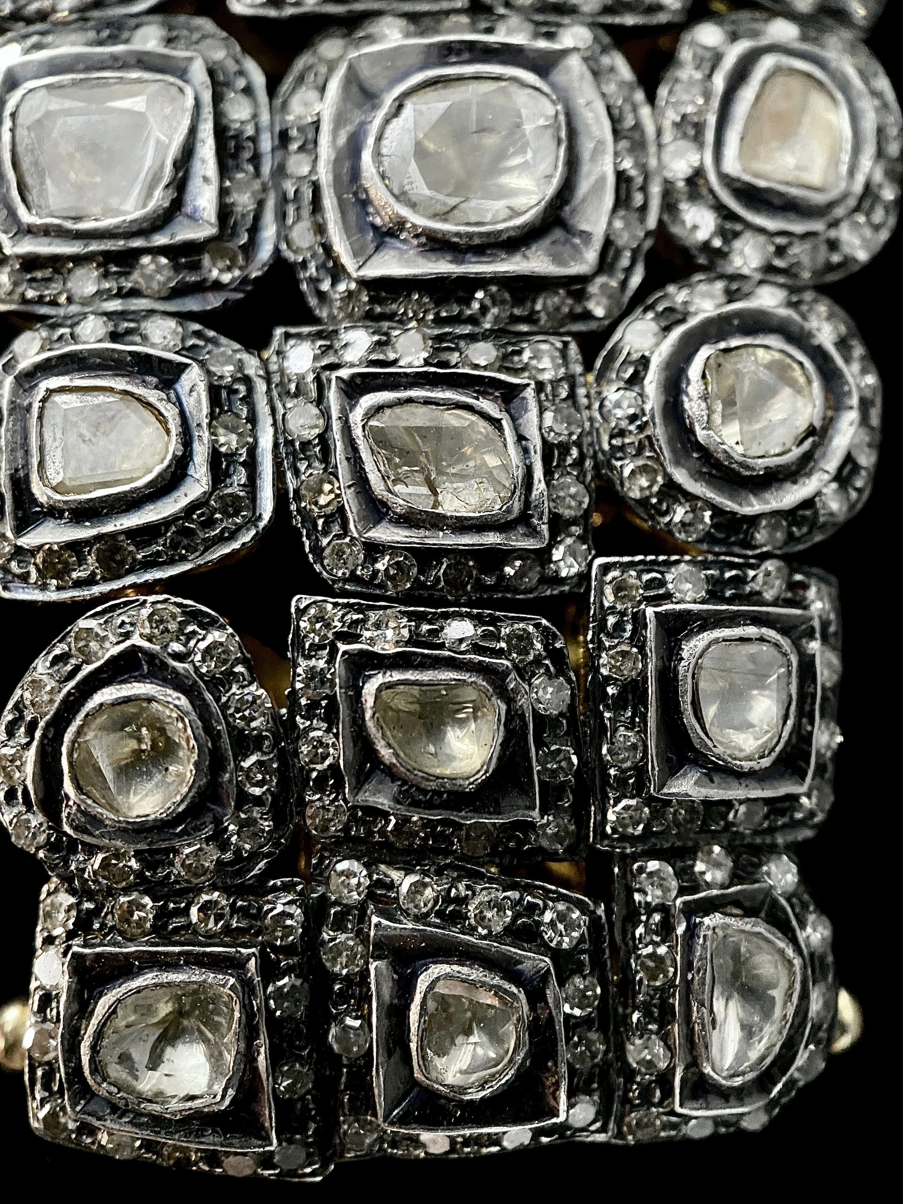 Rare Bracelet manchette époque XVIIIème Or & Argent, Diamants 35 carats sold by 58 Facettes product image thumbnail 5