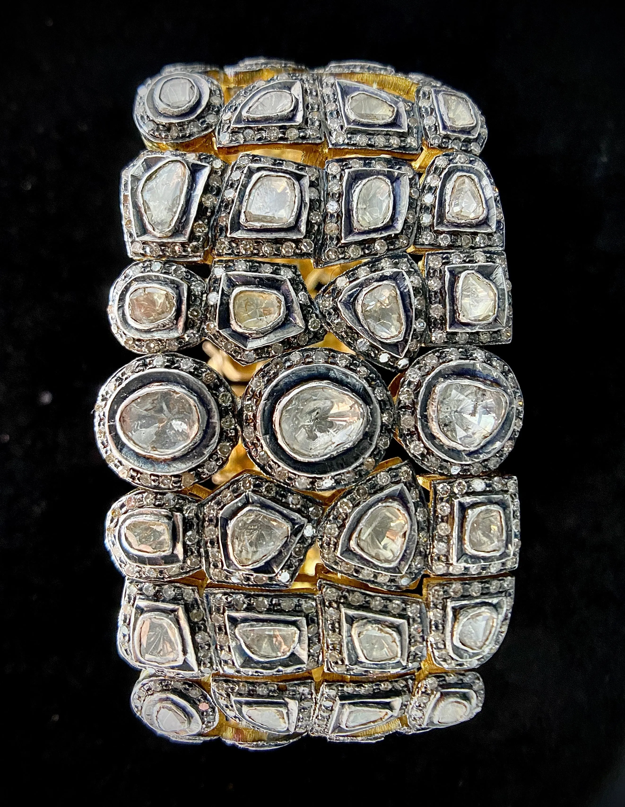 Rare Bracelet manchette époque XVIIIème Or & Argent, Diamants 35 carats sold by 58 Facettes product image thumbnail 3