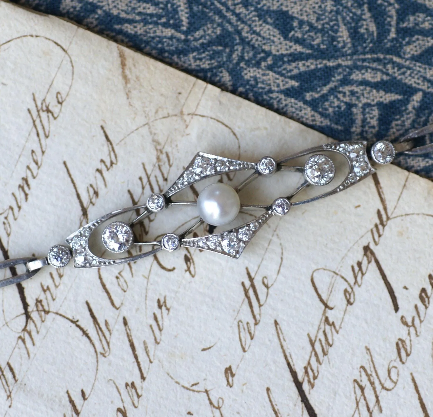 Bracelet Art Deco Perle Fine et Diamants sur Platine sold by 58 Facettes product image thumbnail 3