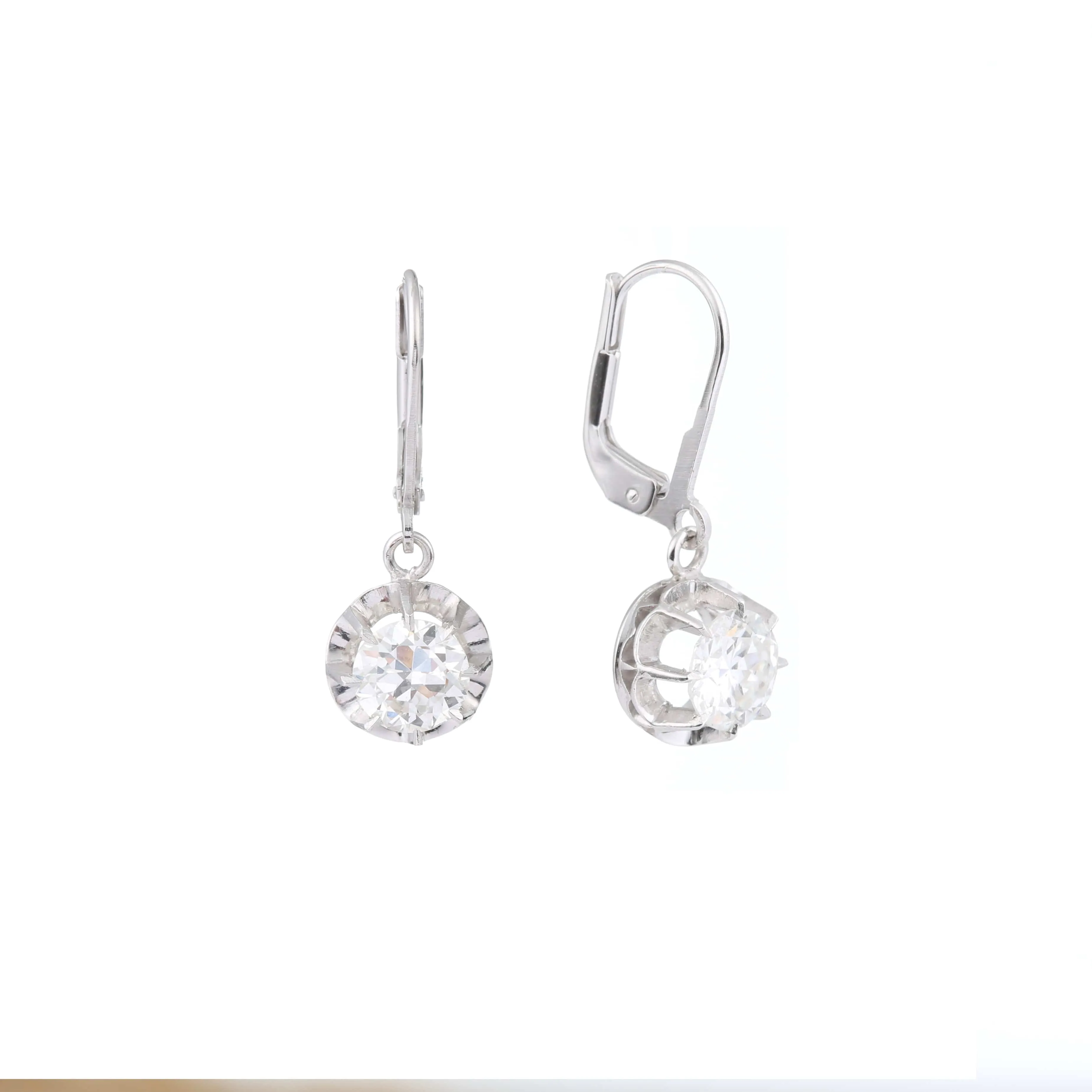 Boucles d'Oreilles Dormeuses Diamants 1.70 Carats Platine Or Gris 18 Carats sold by 58 Facettes product image thumbnail 3