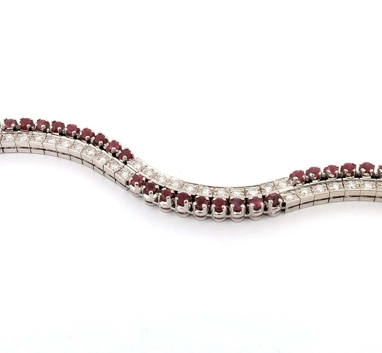 Bracelet en or blanc avec diamants et rubis sold by 58 Facettes product image thumbnail 5