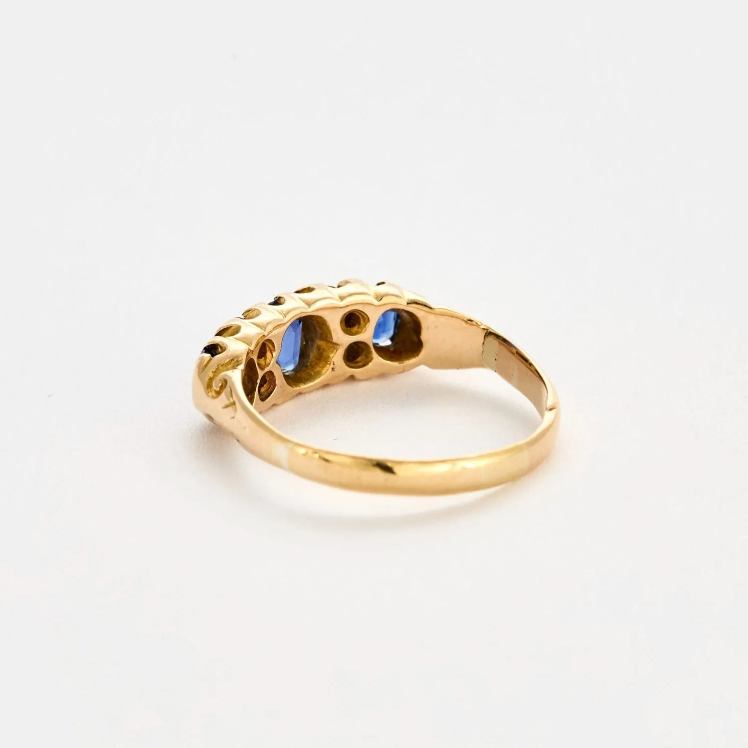 Bague jarretière or jaune saphirs et diamants sold by 58 Facettes product image thumbnail 5