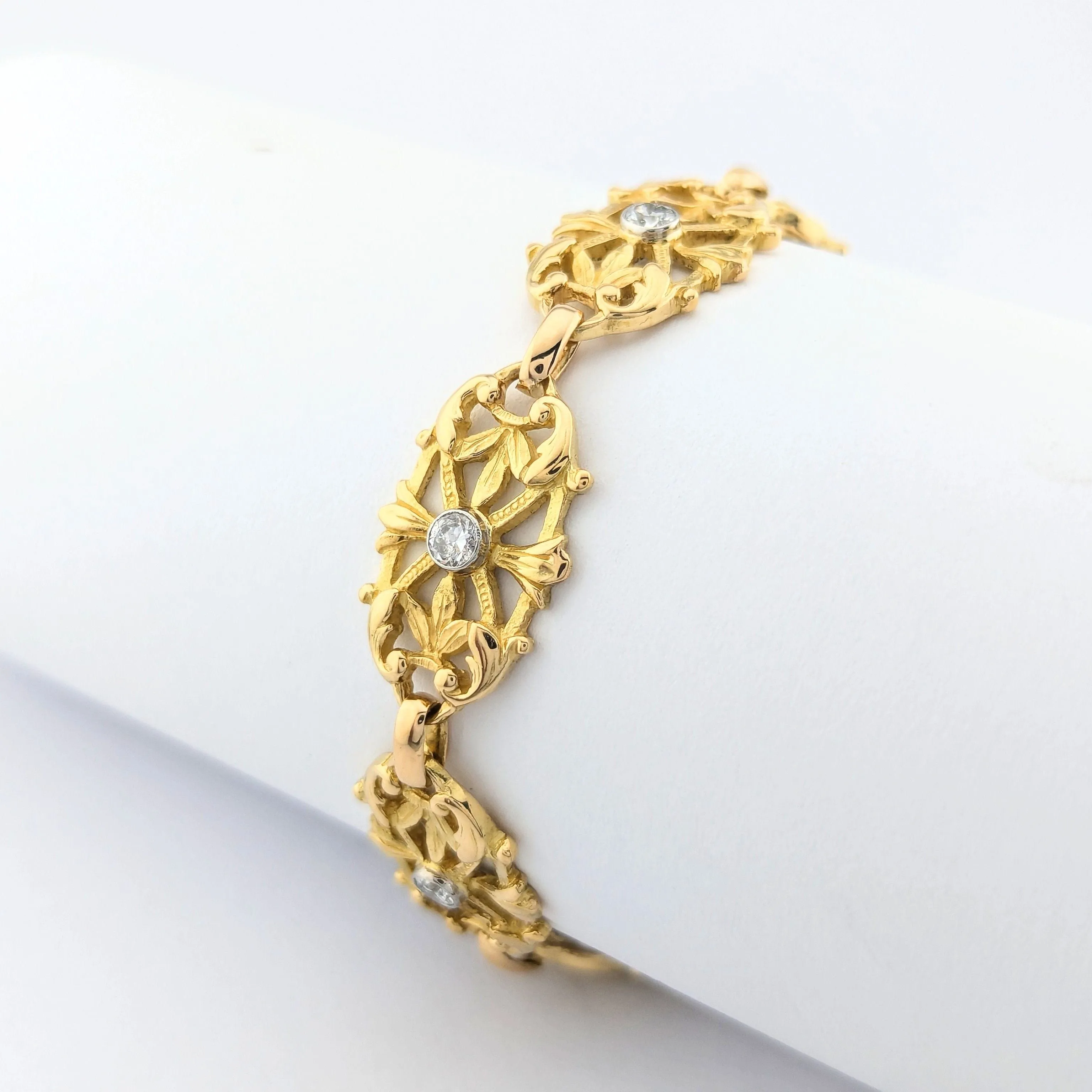 Bracelet en or jaune et diamants sold by 58 Facettes product image thumbnail 3