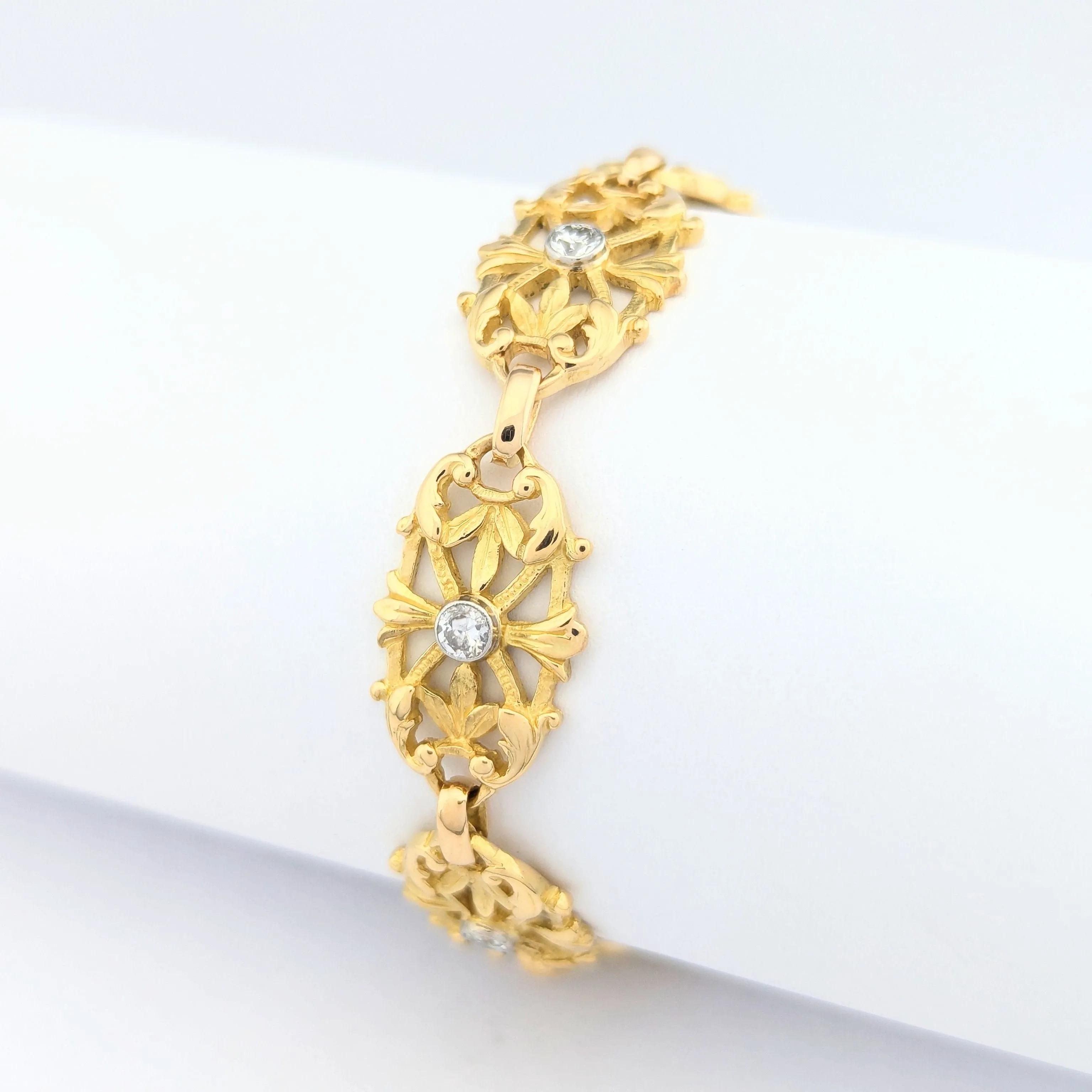 Bracelet en or jaune et diamants sold by 58 Facettes product image thumbnail 5