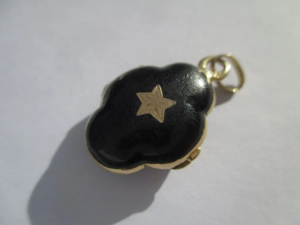 Pendentif médaillon ouvrant ancien émail noir or rose sold by 58 Facettes product image thumbnail 2