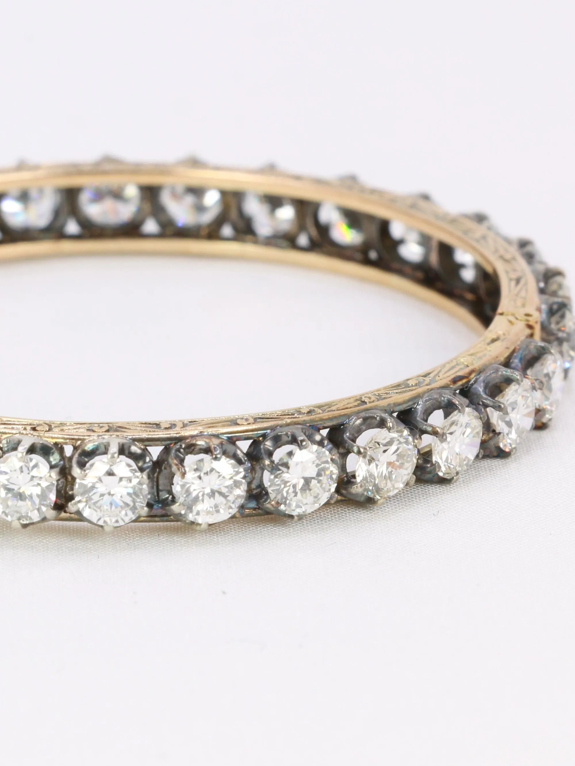 Bracelet jonc vintage or argent diamants 12 ct sold by 58 Facettes product image thumbnail 3