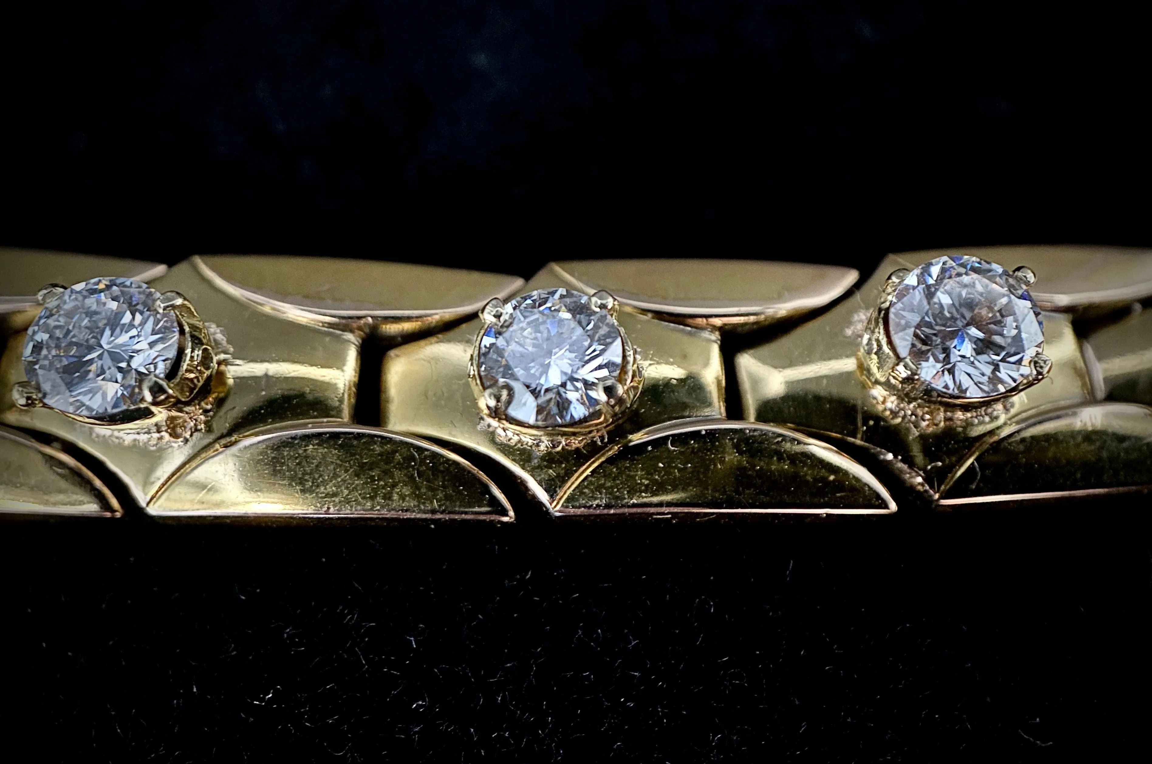 Bracelet Tank en or jaune sertie de 4,40 carats de diamants sold by 58 Facettes product image thumbnail 3