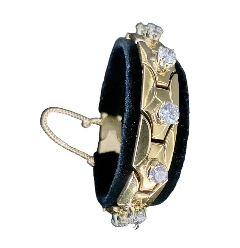 Bracelet Tank en or jaune sertie de 4,40 carats de diamants sold by 58 Facettes