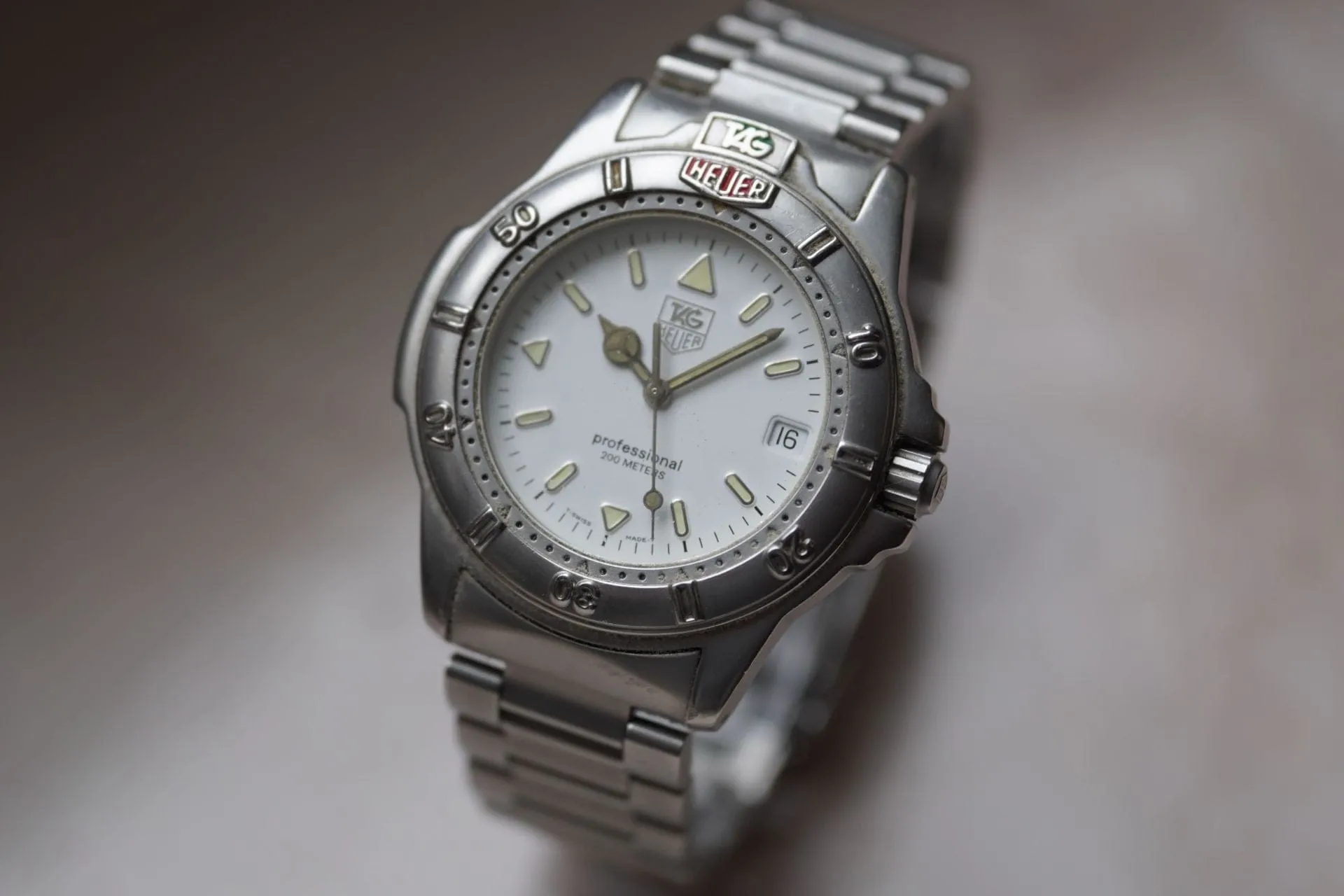 TAG Heuer Professional Série 2000 WF1112-0 sold by 58 Facettes product image thumbnail 2