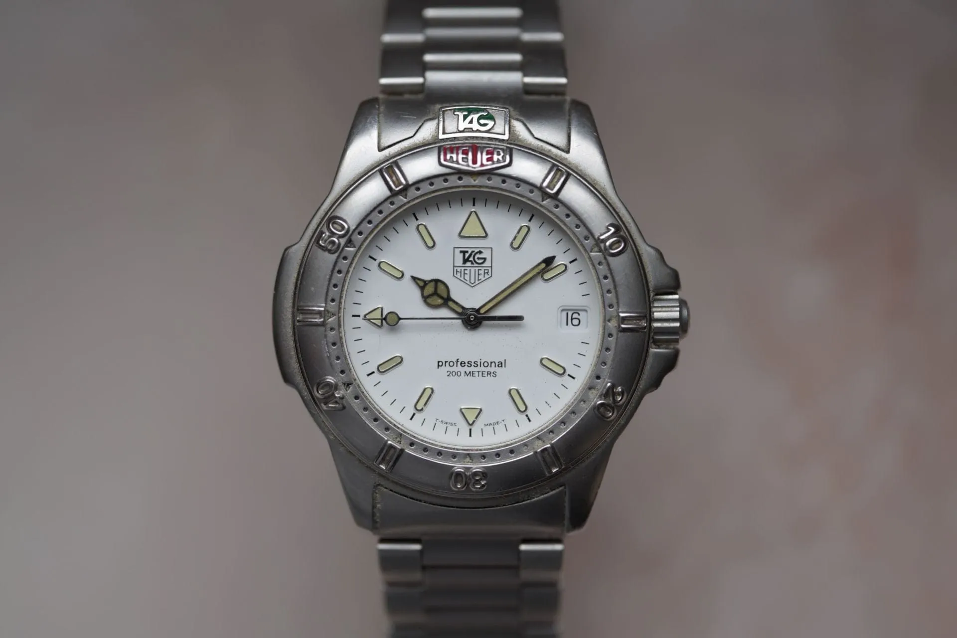TAG Heuer - Montre Professional Série 2000 WF1112-0 sold by 58 Facettes product image thumbnail 5