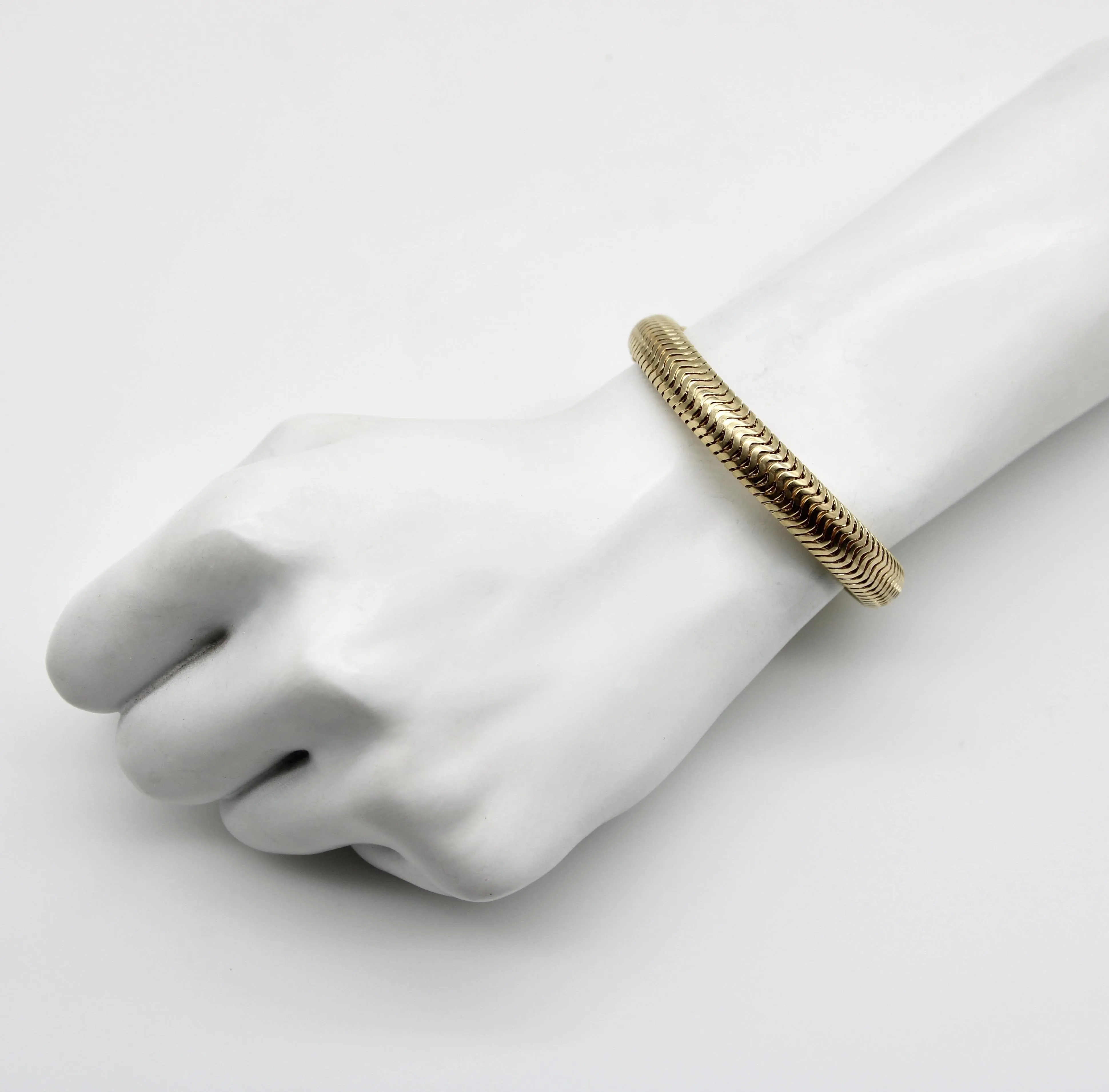 Bracelet à chaîne serpent épaisse en or 14 carats, style milieu de siècle sold by 58 Facettes product image thumbnail 2