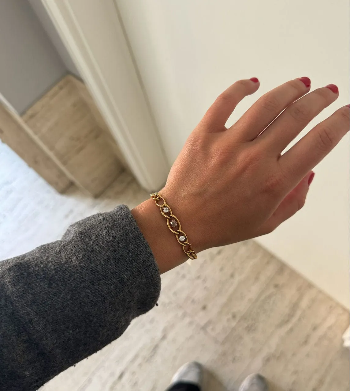 Bracelet ancien en or jaune 18 carats et diamants Old Mine sold by 58 Facettes product image thumbnail 4