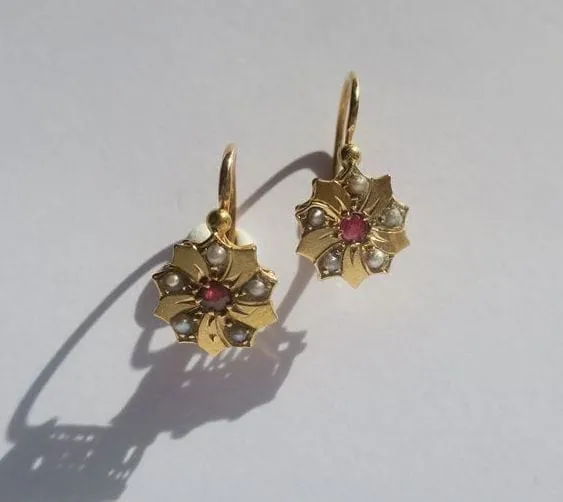 Boucles d’oreilles dormeuses 19e siècle, fleur or rose sold by 58 Facettes product image thumbnail 4