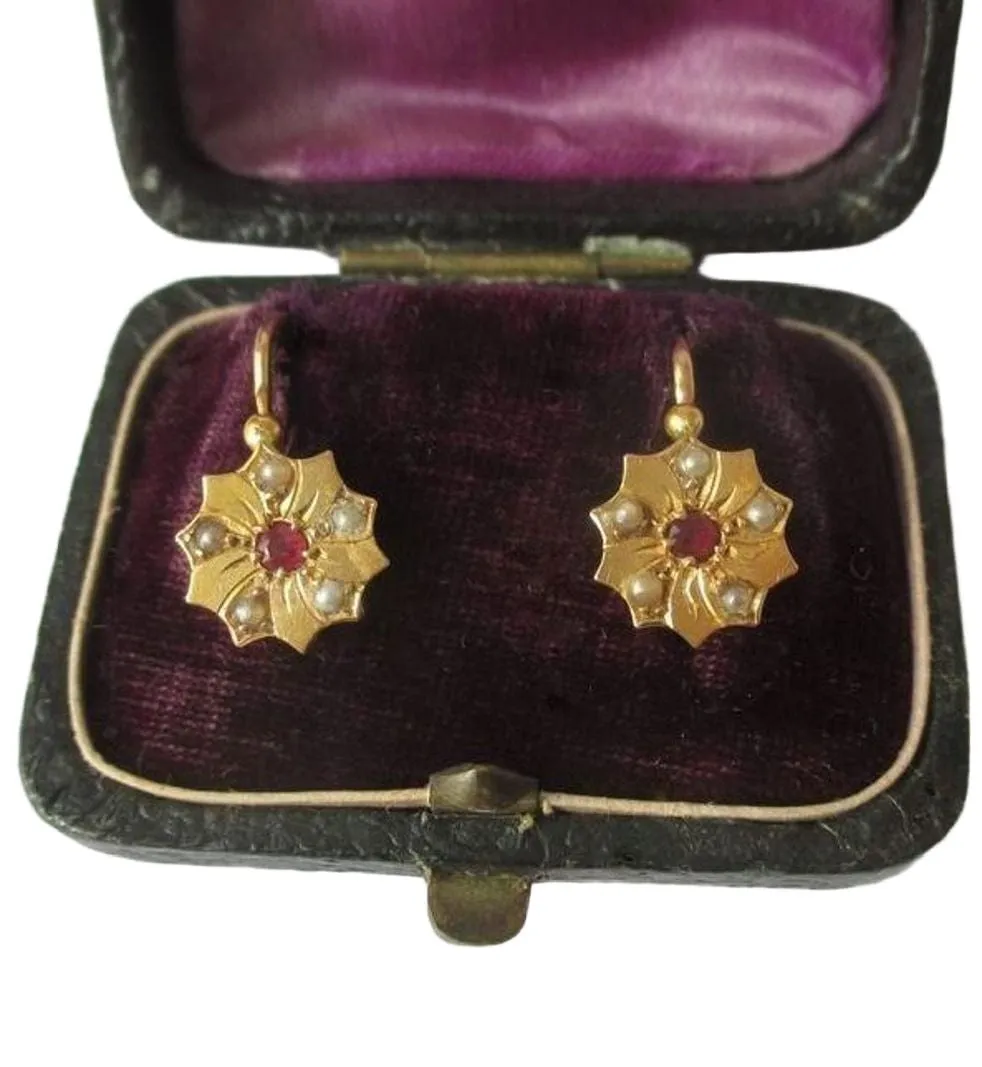 Boucles d’oreilles dormeuses 19e siècle, fleur or rose sold by 58 Facettes