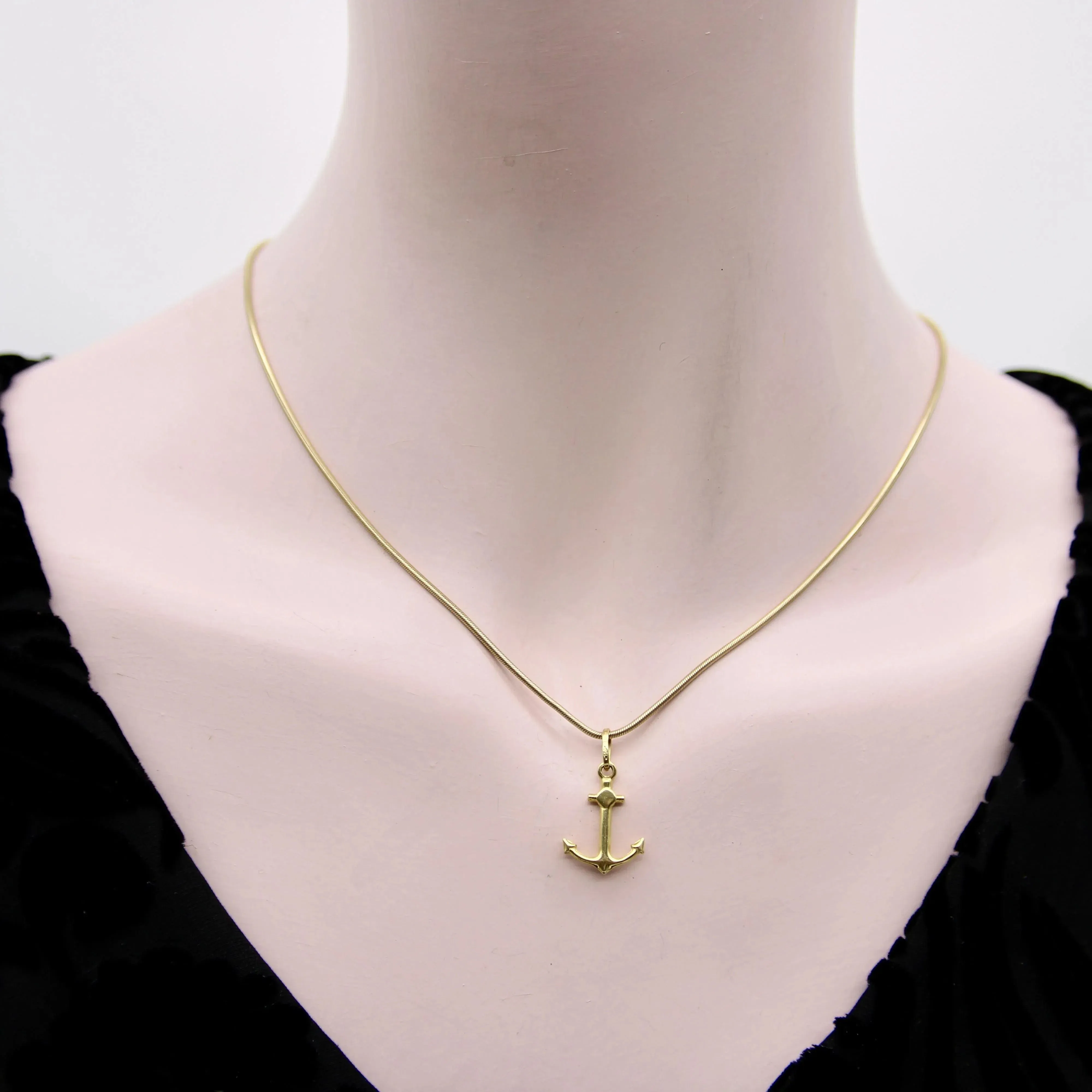 Pendentif/breloque ancre vintage en or 18 carats sold by 58 Facettes product image thumbnail 2