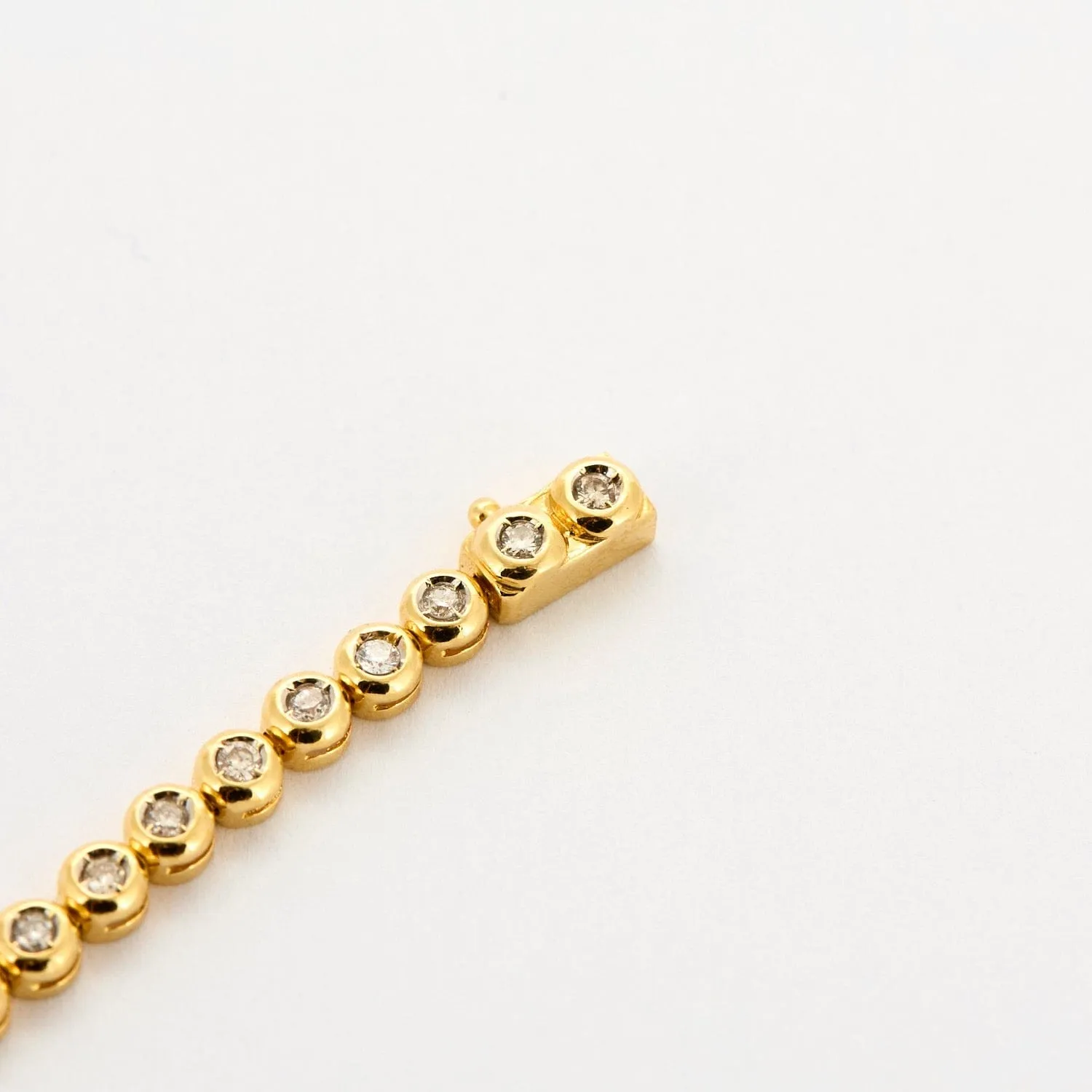 Bracelet ligne en or jaune et diamants sold by 58 Facettes product image thumbnail 5