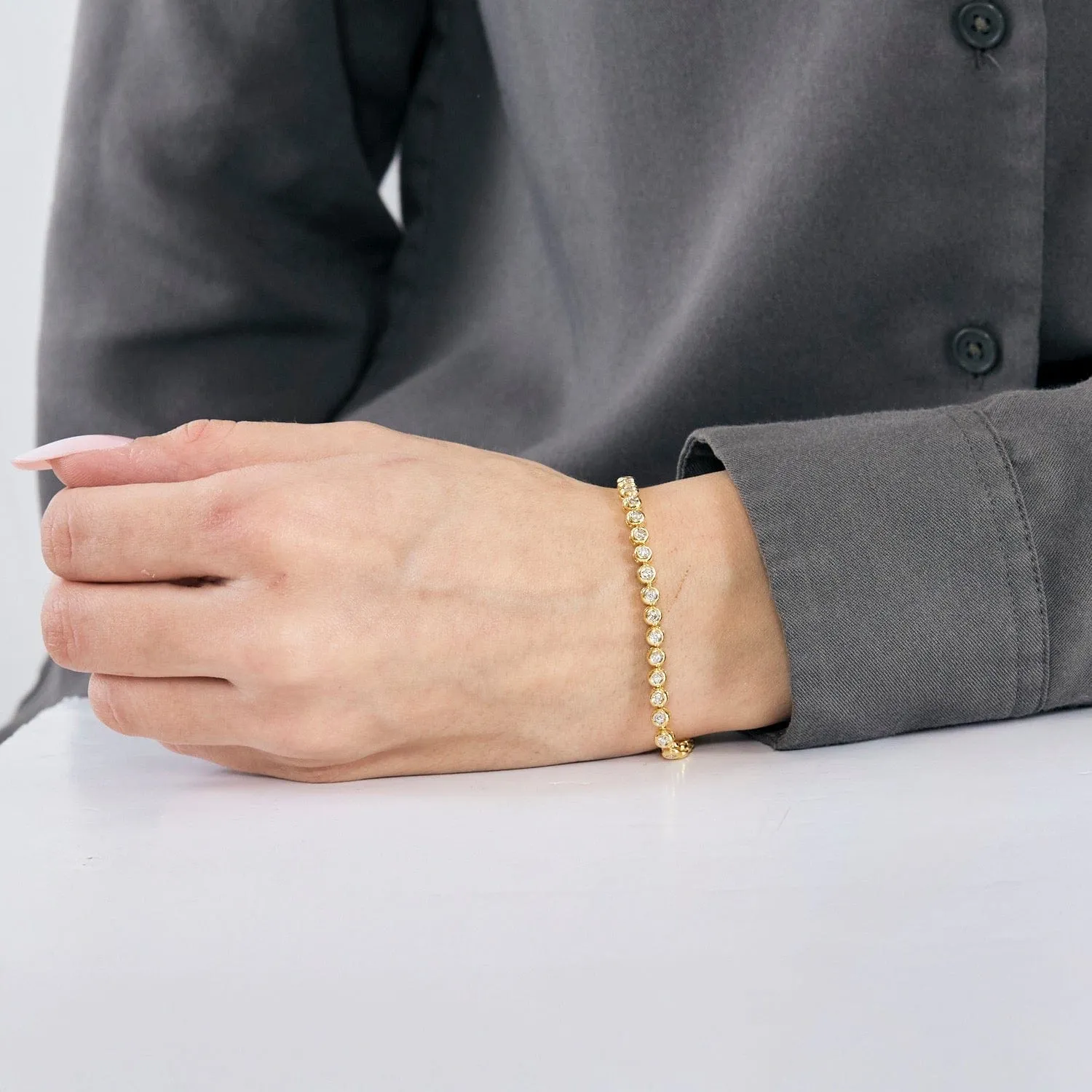 Bracelet ligne en or jaune et diamants sold by 58 Facettes product image thumbnail 2