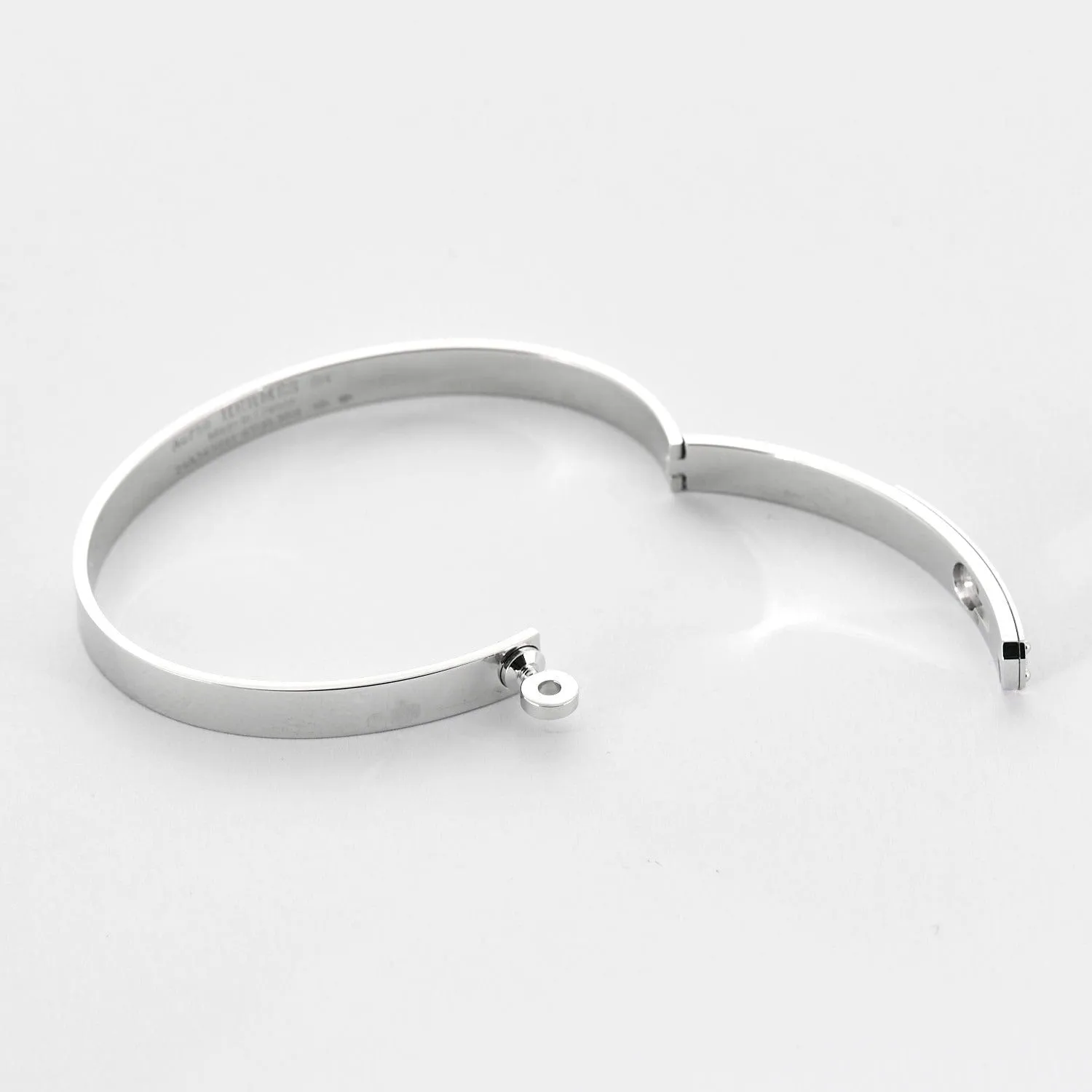 HERMES - Kelly - Petit modèle - Bracelet en or gris et diamants sold by 58 Facettes product image thumbnail 4