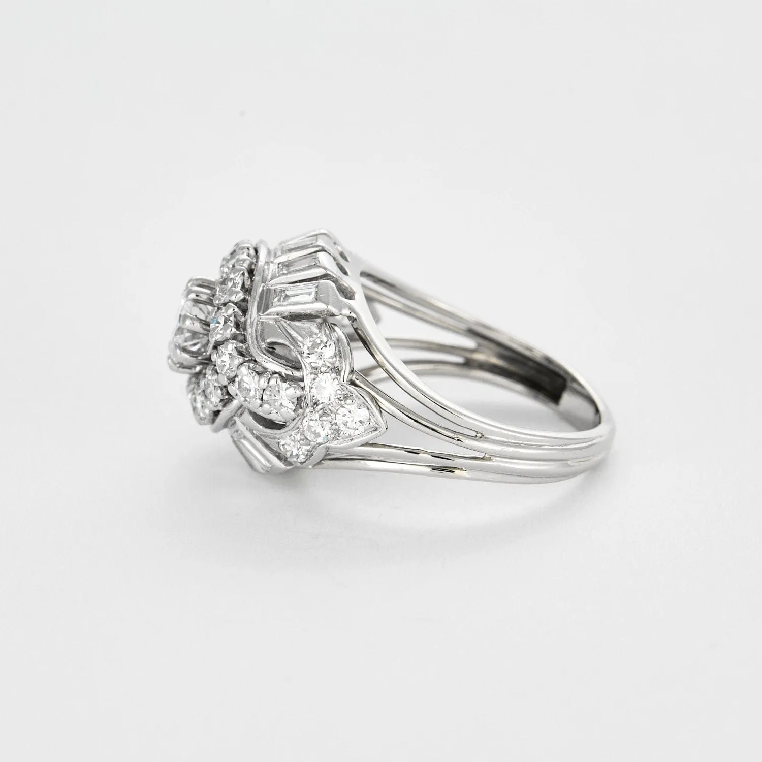 Bague dôme or blanc et diamants sold by 58 Facettes product image thumbnail 3