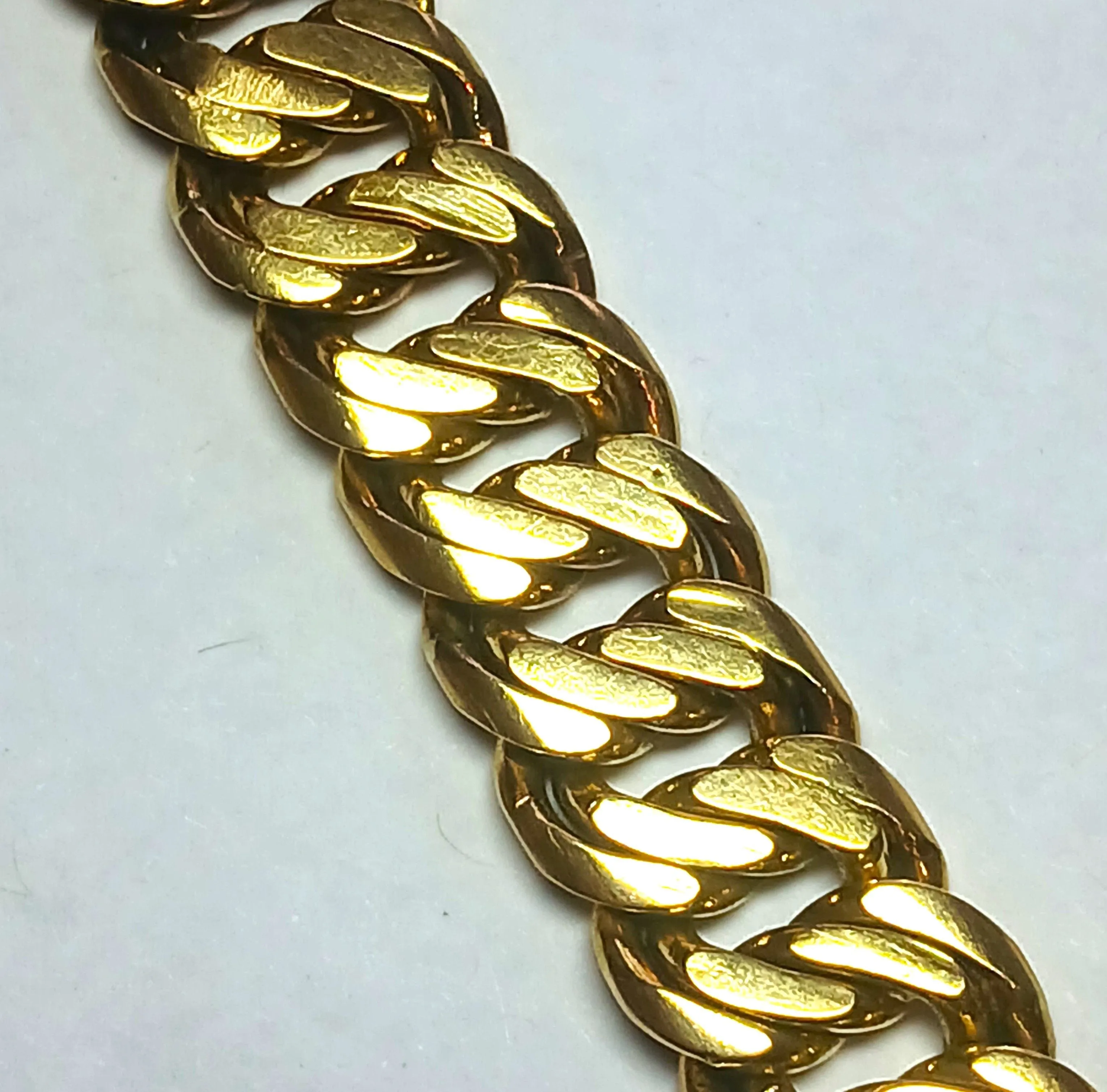 Bracelet maille américaine pleine en or jaune sold by 58 Facettes product image thumbnail 3