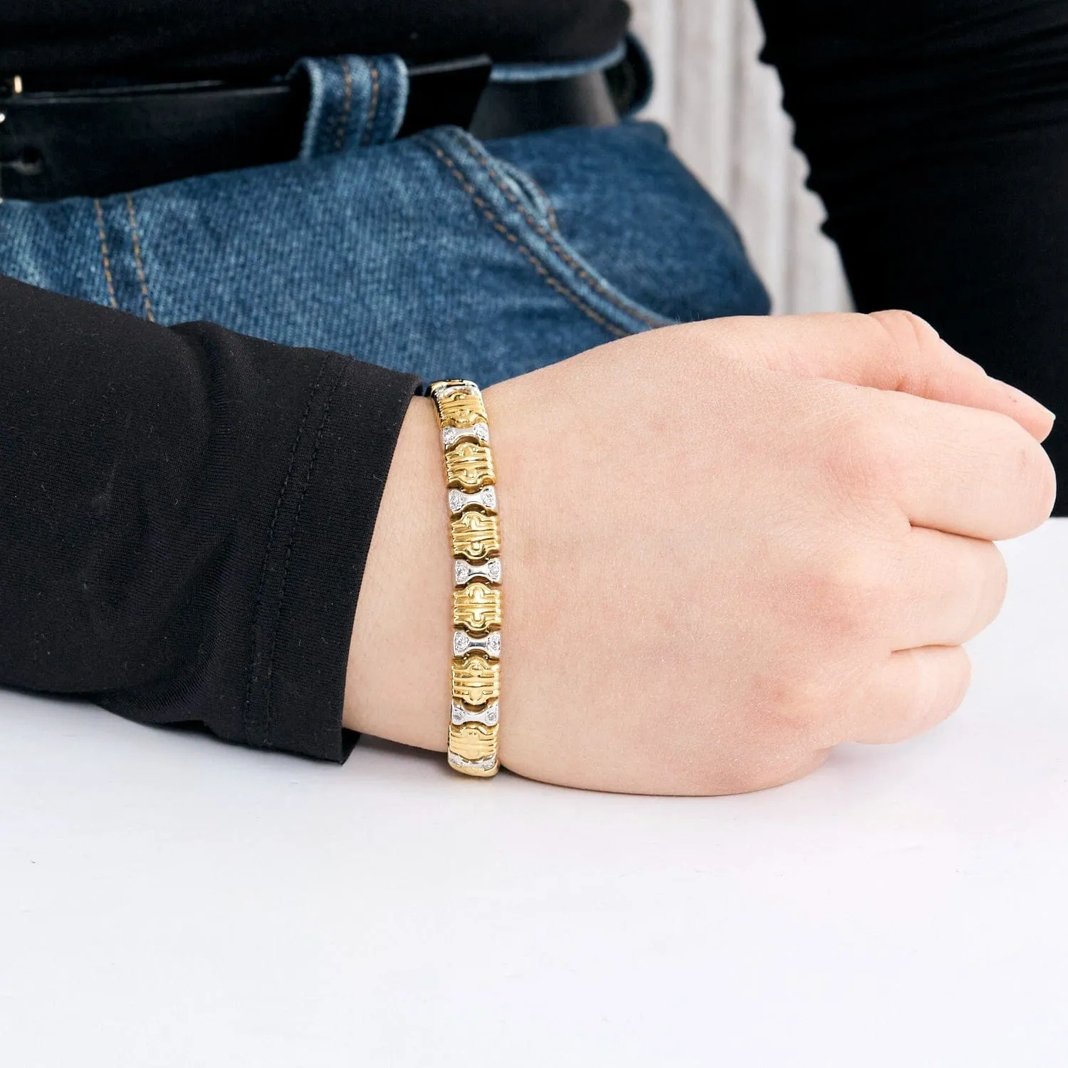Bracelet en or jaune, or gris et diamants sold by 58 Facettes product image thumbnail 2