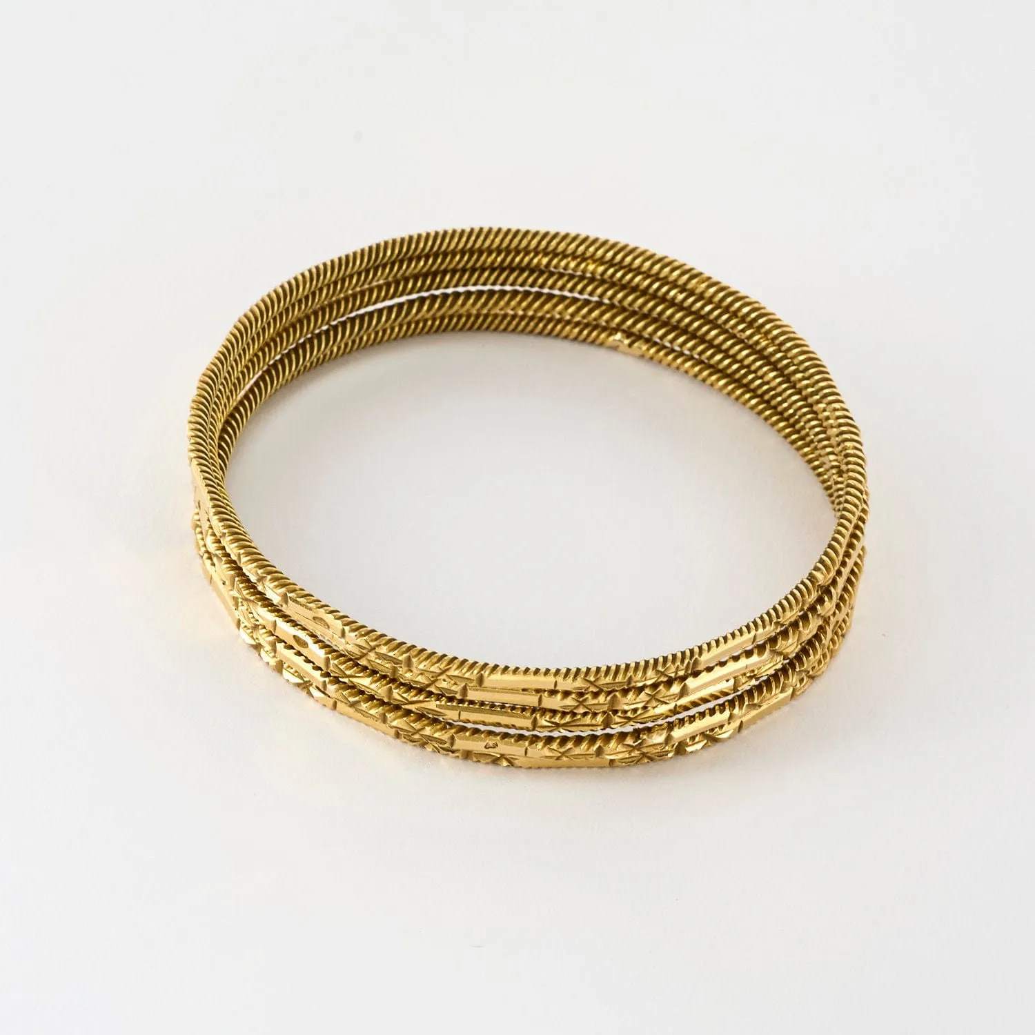 Lot de cinq bracelets en or jaune sold by 58 Facettes product image thumbnail 4