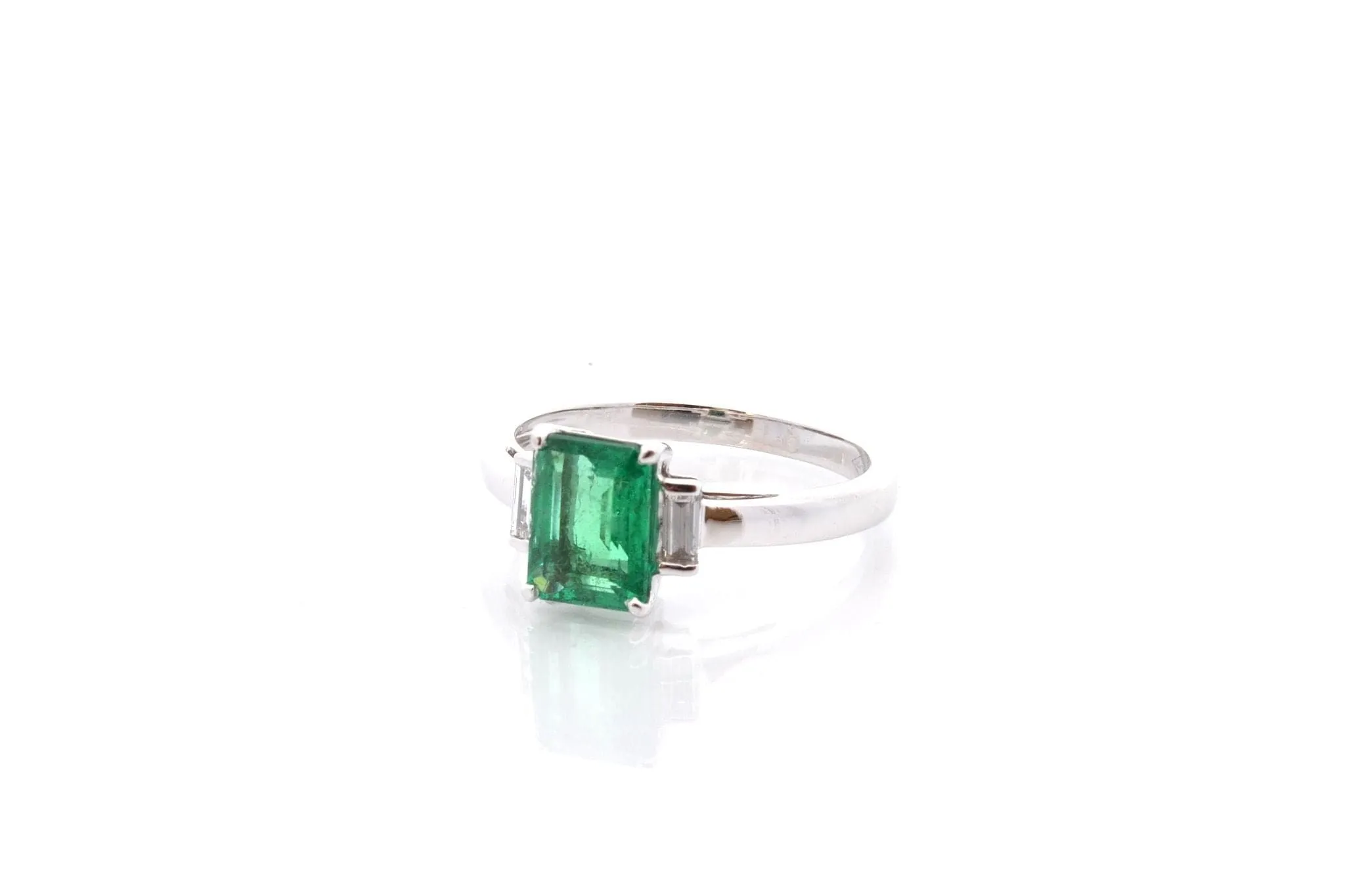 Bague émeraude 1,40 ct et diamants en or blanc 18k sold by 58 Facettes product image thumbnail 3