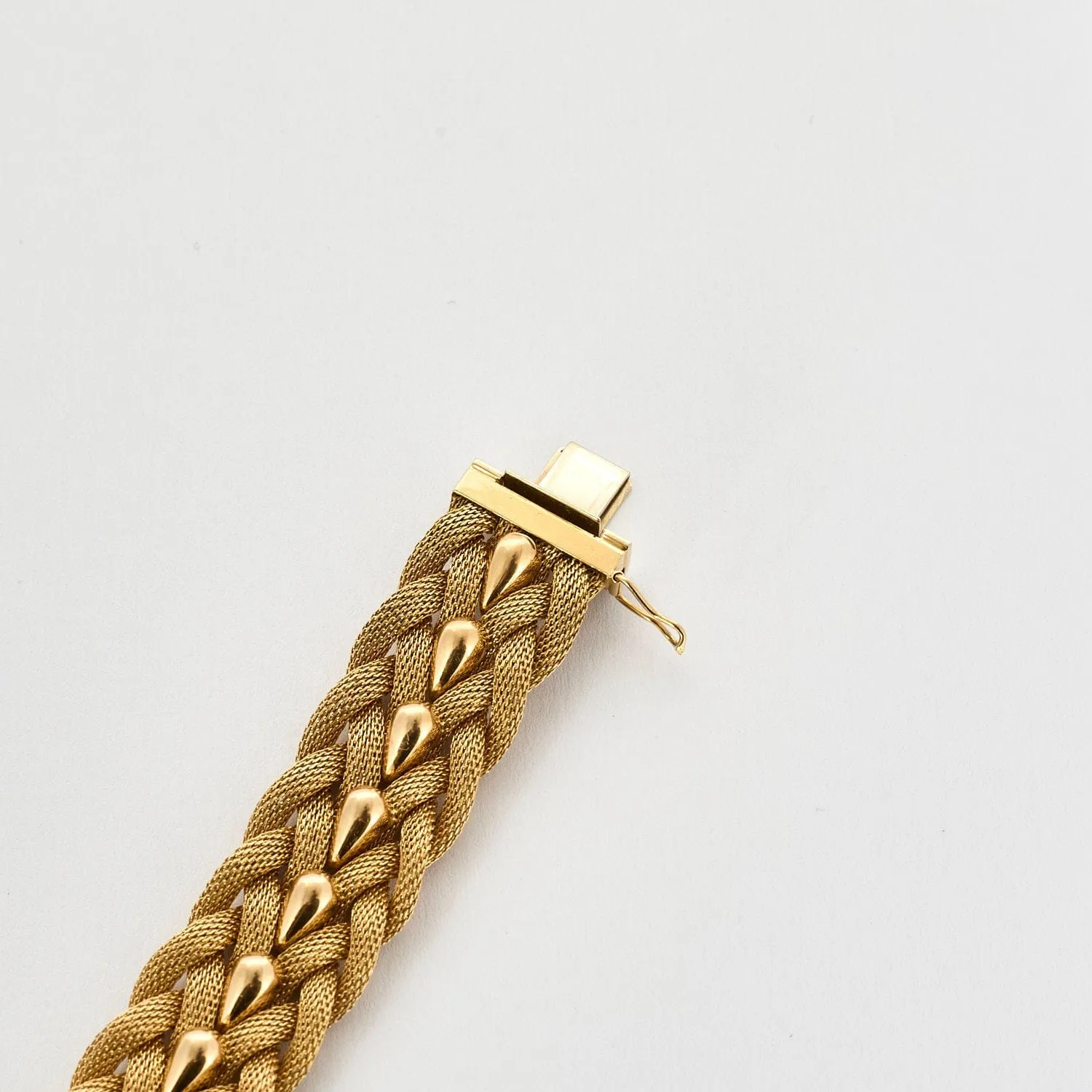 Bracelet tréssé en or jaune sold by 58 Facettes product image thumbnail 5