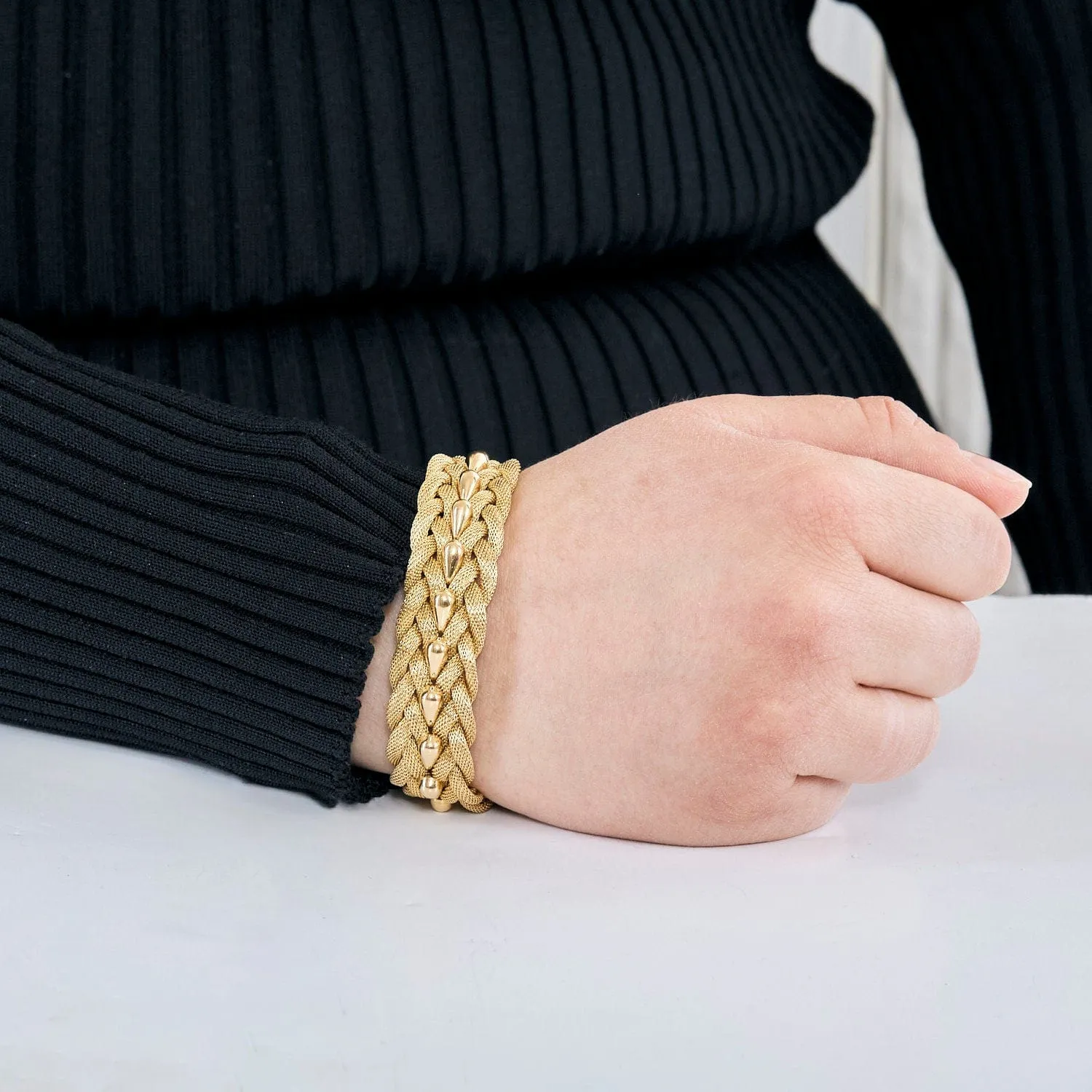 Bracelet tréssé en or jaune sold by 58 Facettes product image thumbnail 2