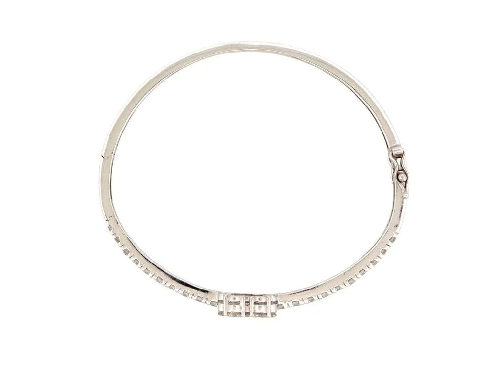 bracelet jonc coeur serti 30 diamants 1.55ct t15 or blanc 18k 10gr sold by 58 Facettes product image thumbnail 2