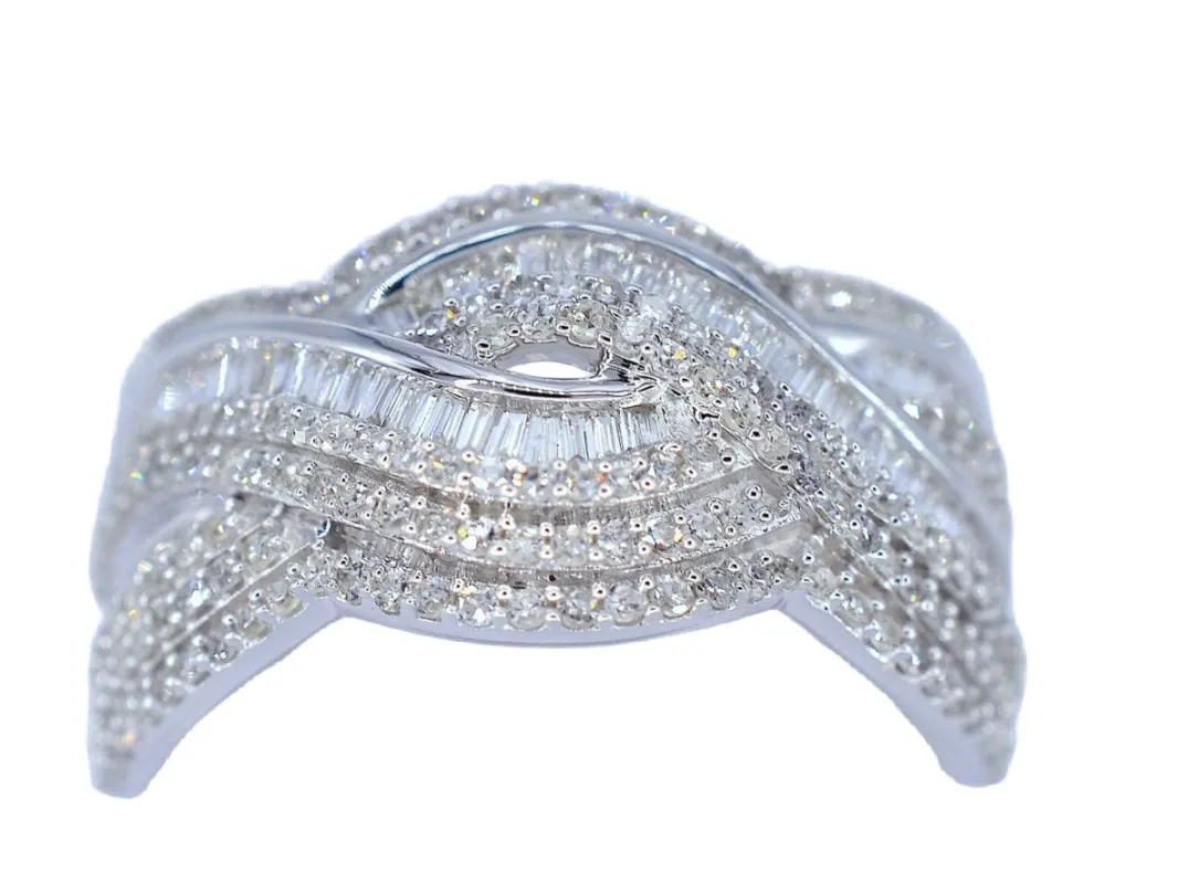 Bague design en or blanc avec diamants taille brillant sold by 58 Facettes