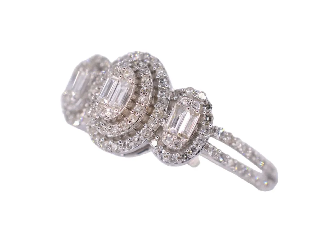 Bague trinité en or blanc avec diamants sold by 58 Facettes