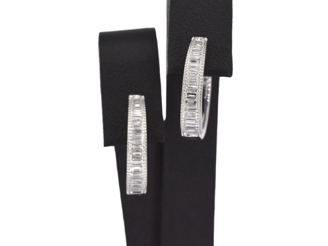 Boucles d'oreilles en or blanc avec diamants taille baguette sold by 58 Facettes