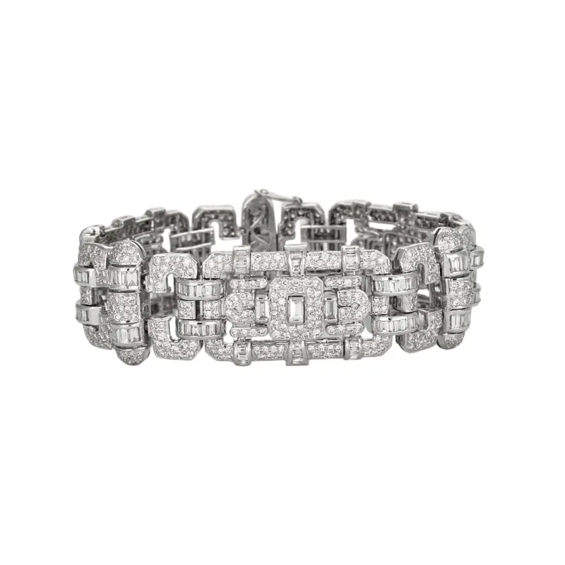 Magnifique bracelet articulé de style art déco en or gris et diamants sold by 58 Facettes