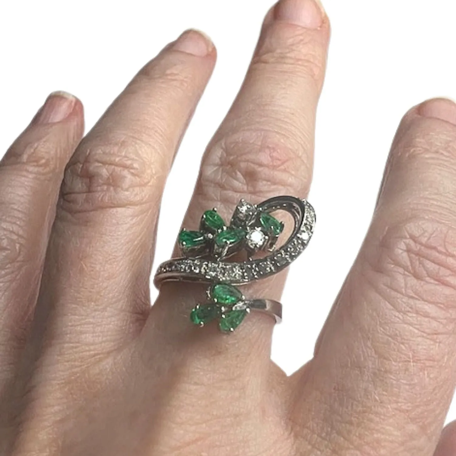 Bague rétro diamants émeraudes sold by 58 Facettes product image thumbnail 2