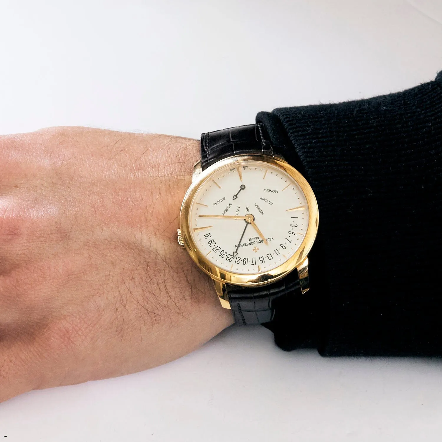 VACHERON CONSTANTIN - Heures Sautantes - Montre d'homme en or rose sold by 58 Facettes product image thumbnail 2