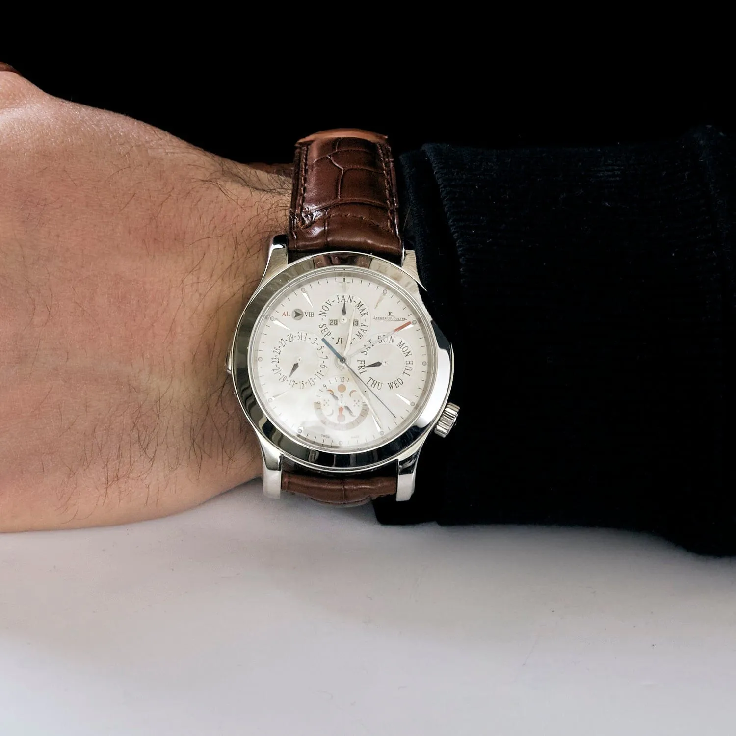 JAEGER LECOULTRE - Calendrier Perpétuel - Master Grand Réveil - Elegante montre d'homme en acier sold by 58 Facettes product image thumbnail 2