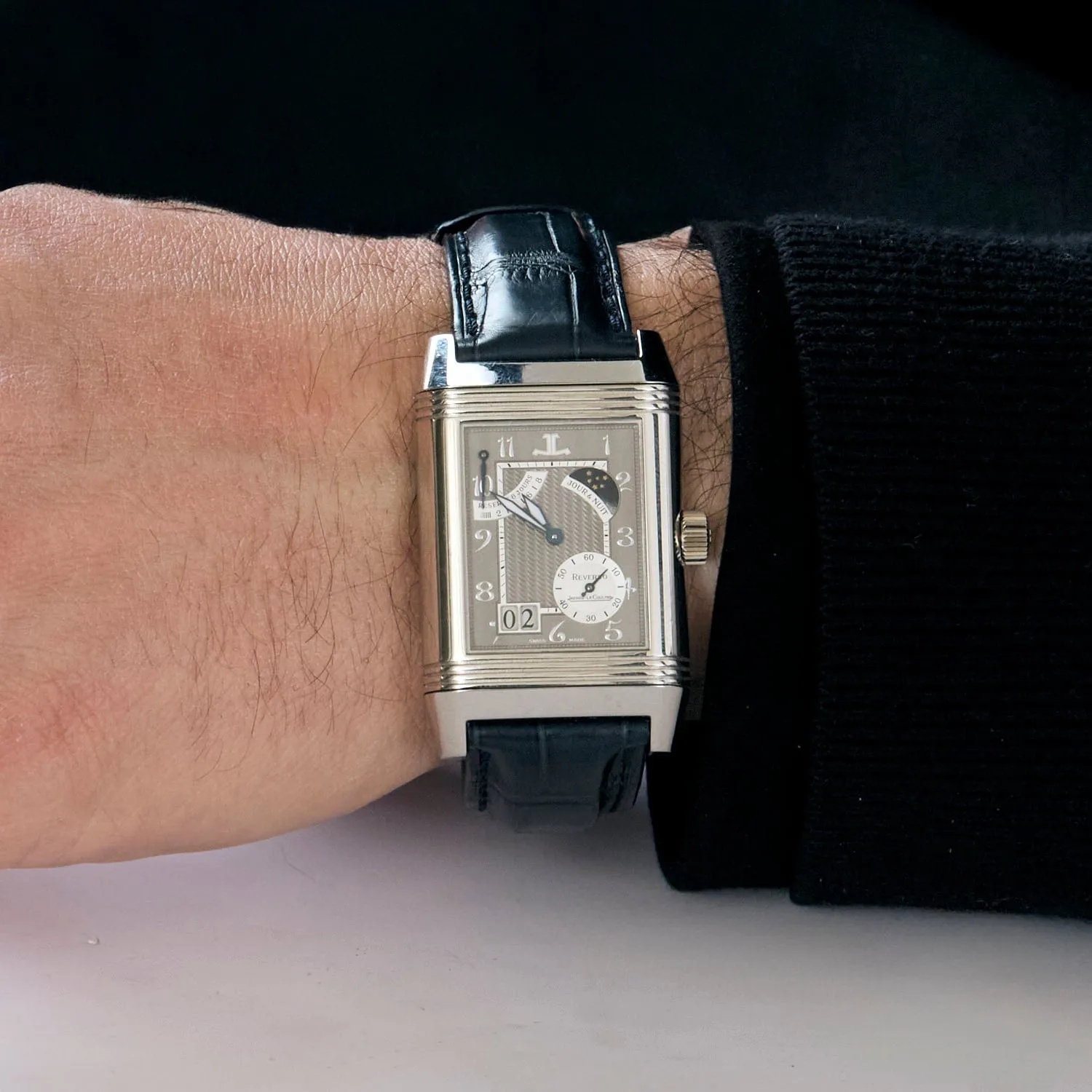 JAEGER LECOULTRE - Reverso Septantième - Série Limitée - Superbe et rare montre d'homme à boitier pivotant en platine sold by 58 Facettes product image thumbnail 2